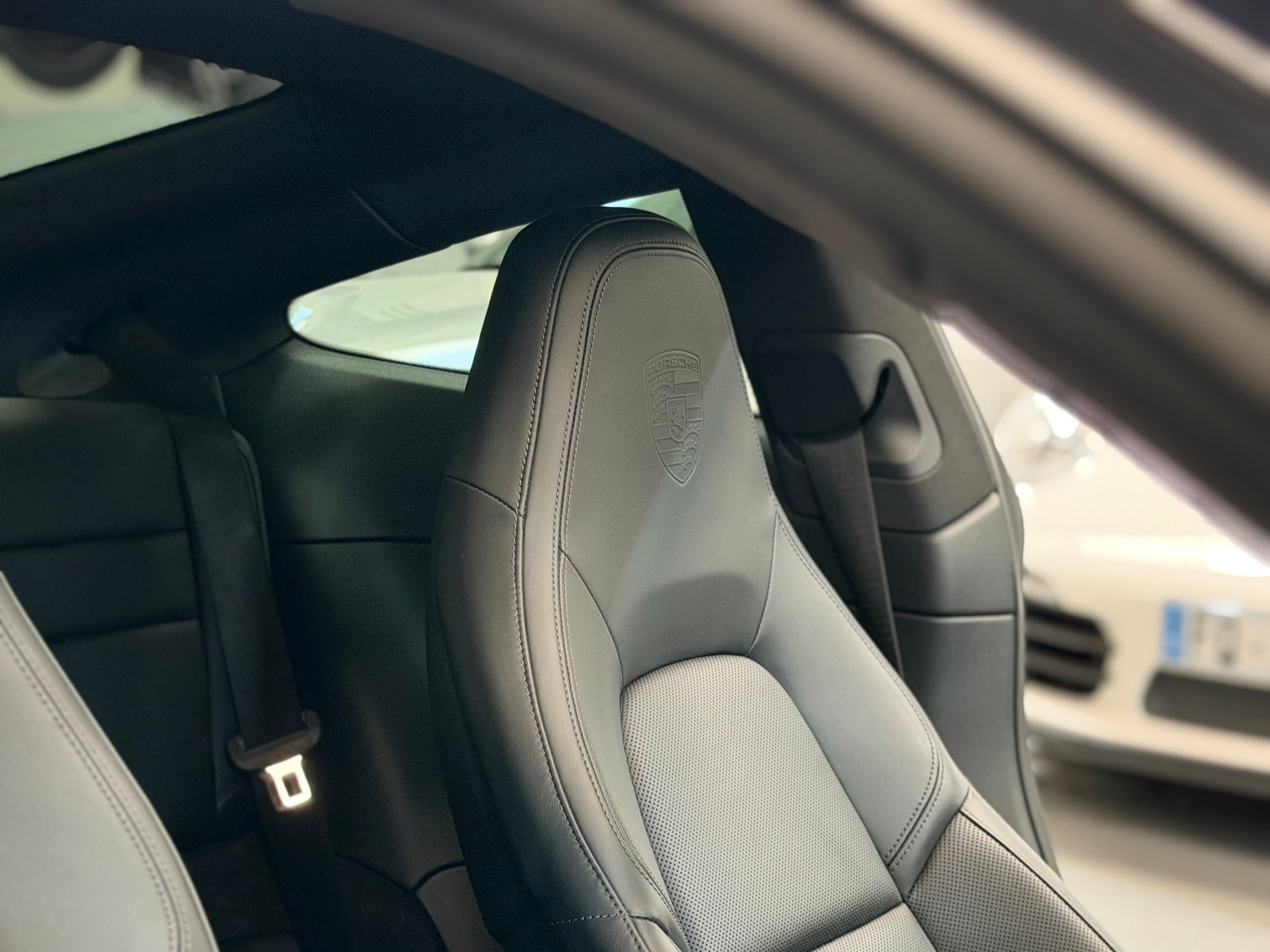 Porsche 992 Carrera 4S 450 cv PDK  Approved 2019 — sieges (20)