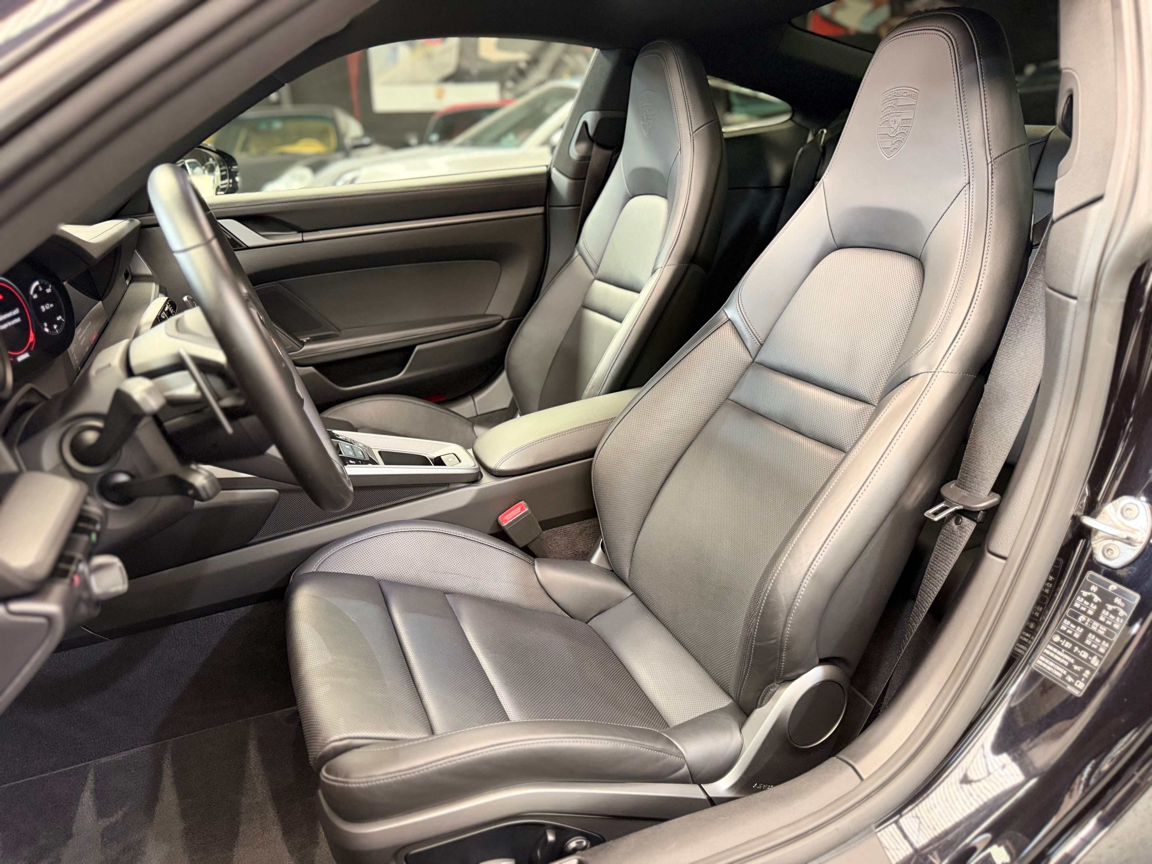 Porsche 992 Carrera 4S 450 cv PDK  Approved 2019 — sieges (22)