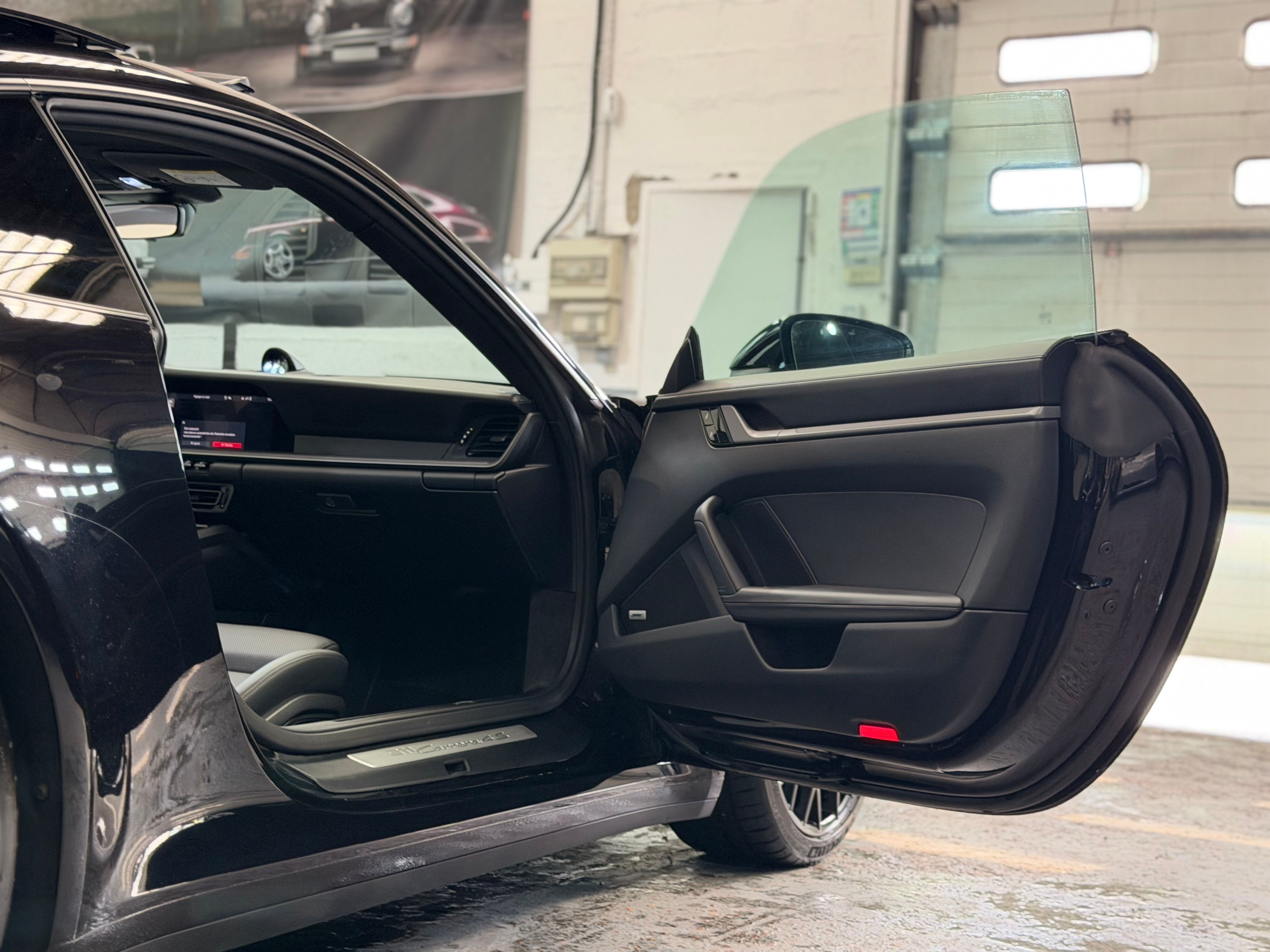 Porsche 992 Carrera 4S 450 cv PDK  Approved 2019 — sieges (23)