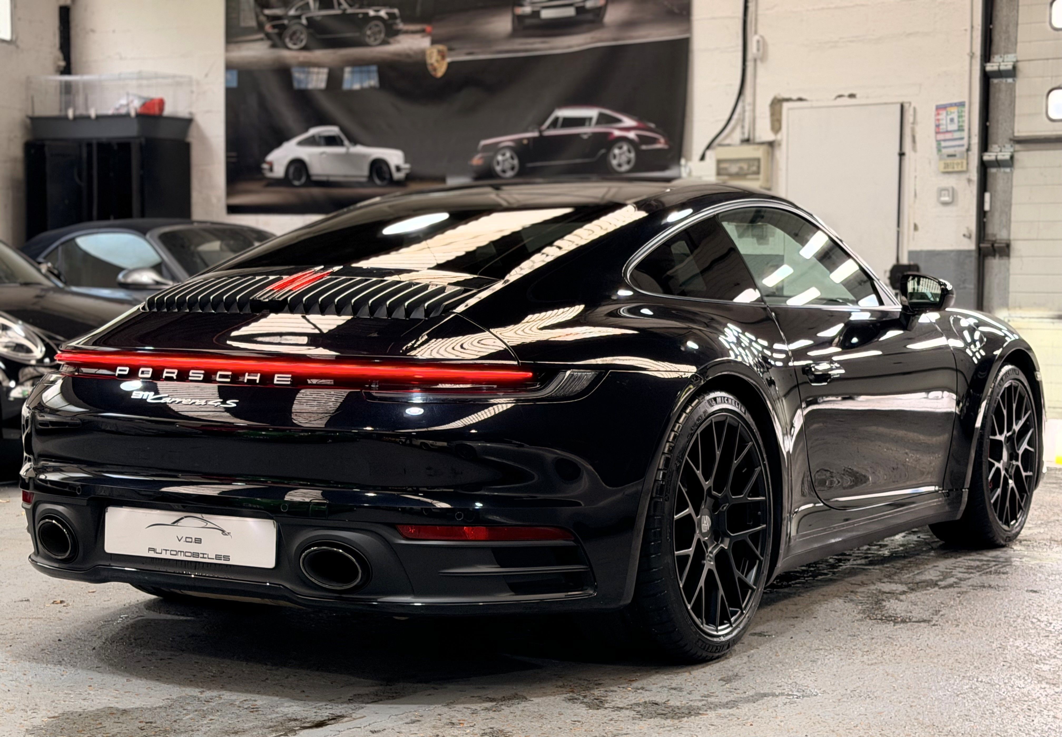 Porsche 992 Carrera 4S 450 cv PDK  Approved 2019 — vue arriere trois-quarts (9)