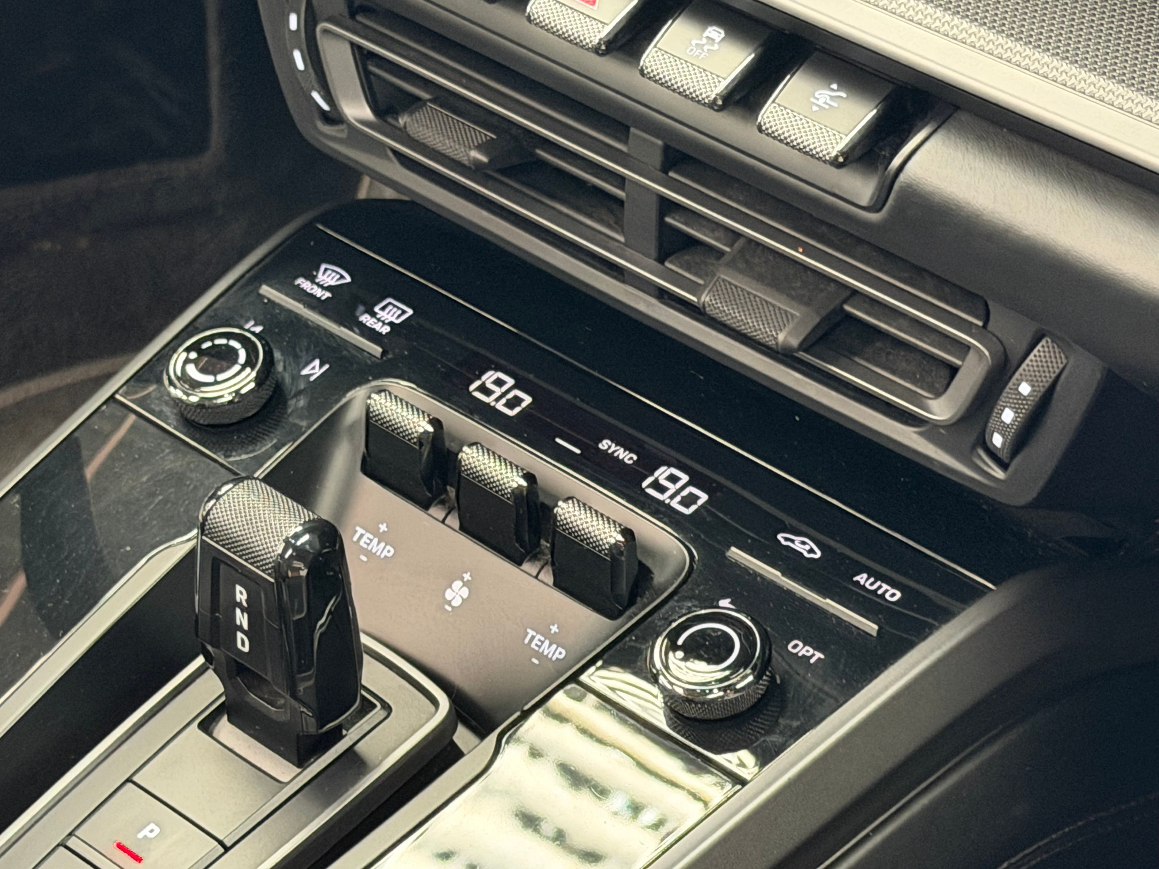 Porsche 992 Targa 4S PDK 450CV /ARGENT GT / FRANCE 2021 — detail (56)
