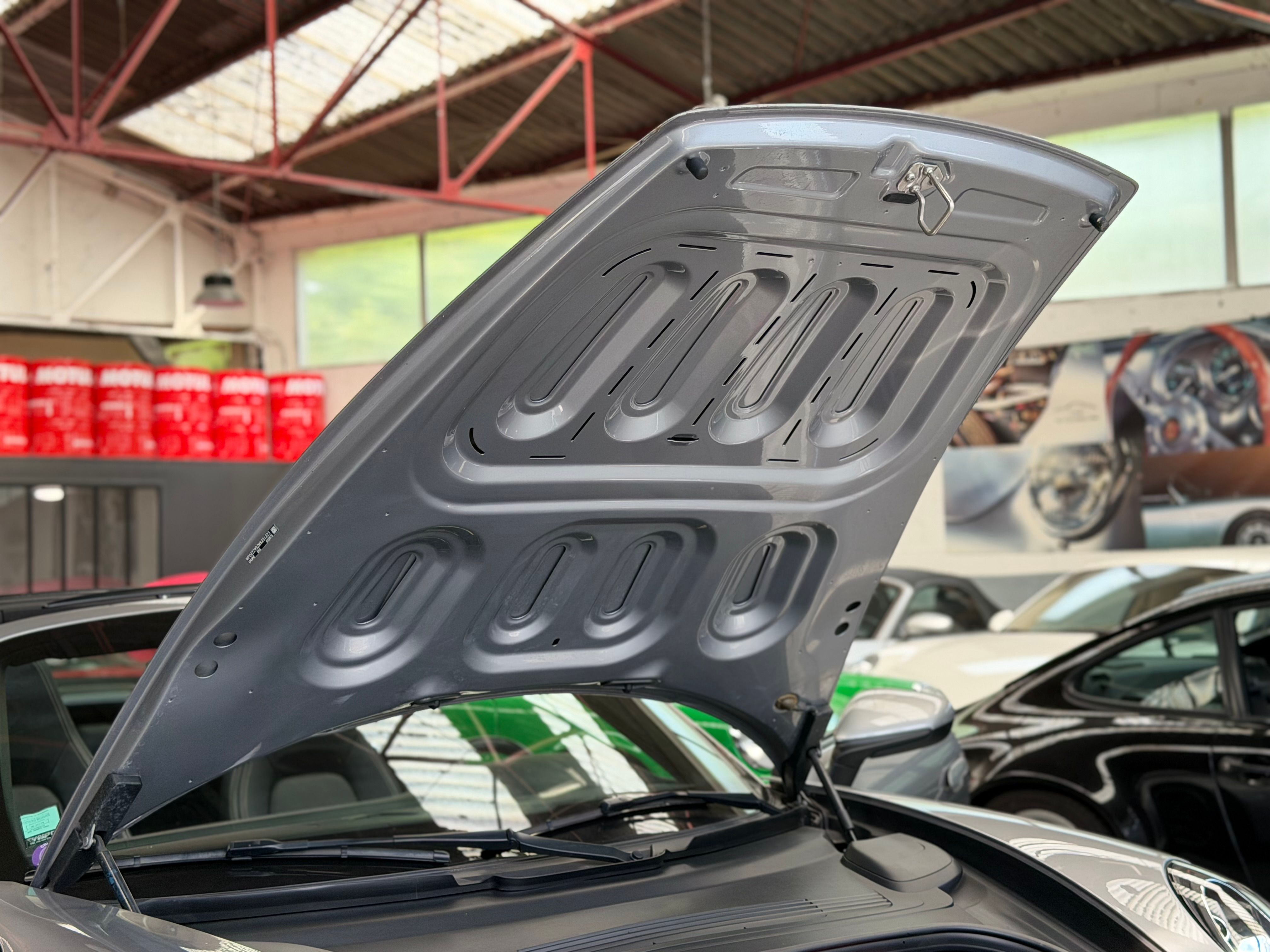 Porsche 992 Targa 4S PDK 450CV /ARGENT GT / FRANCE 2021 — compartiment moteur (36)