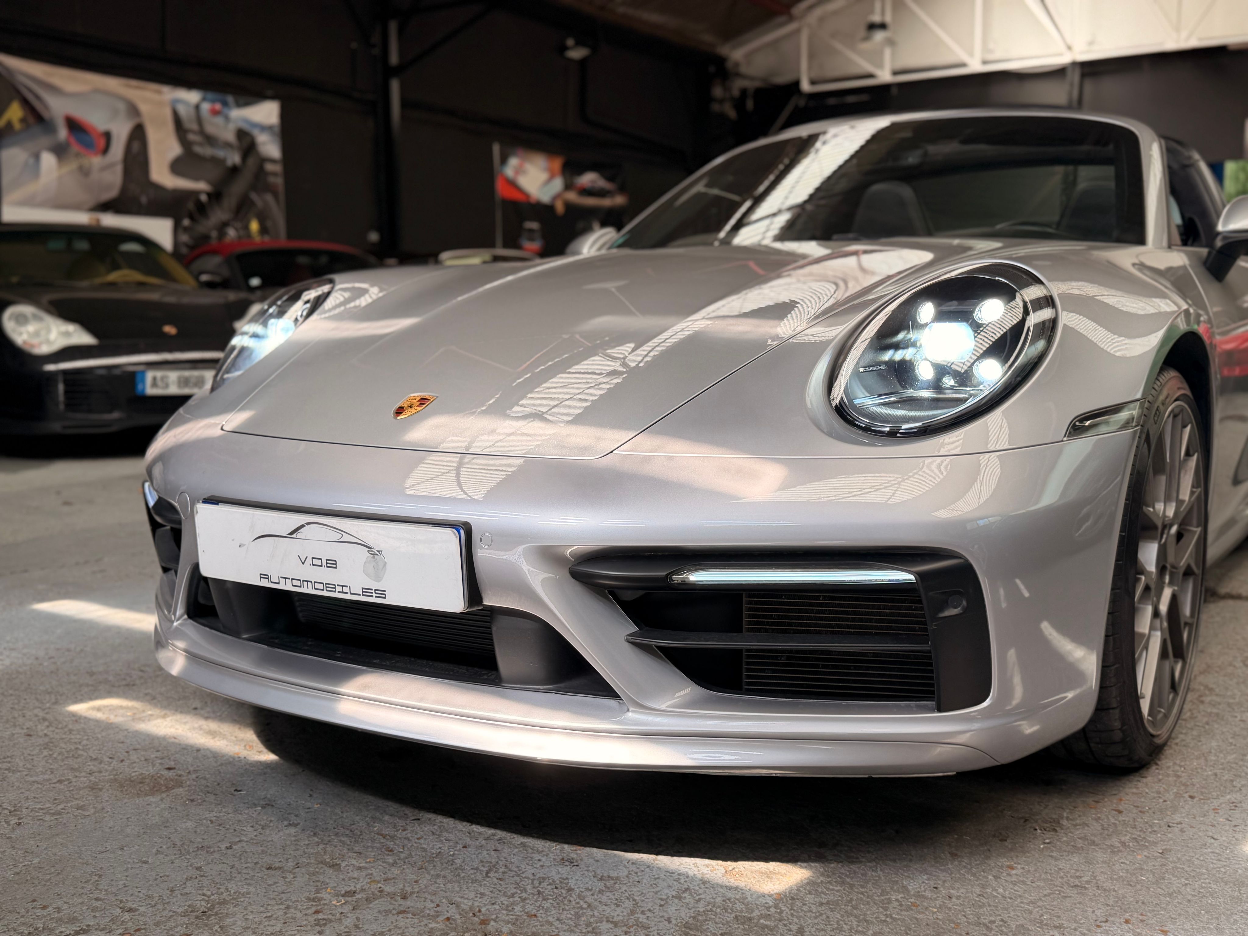 Porsche 992 Targa 4S PDK 450CV /ARGENT GT / FRANCE 2021 — vue avant trois-quarts (5)