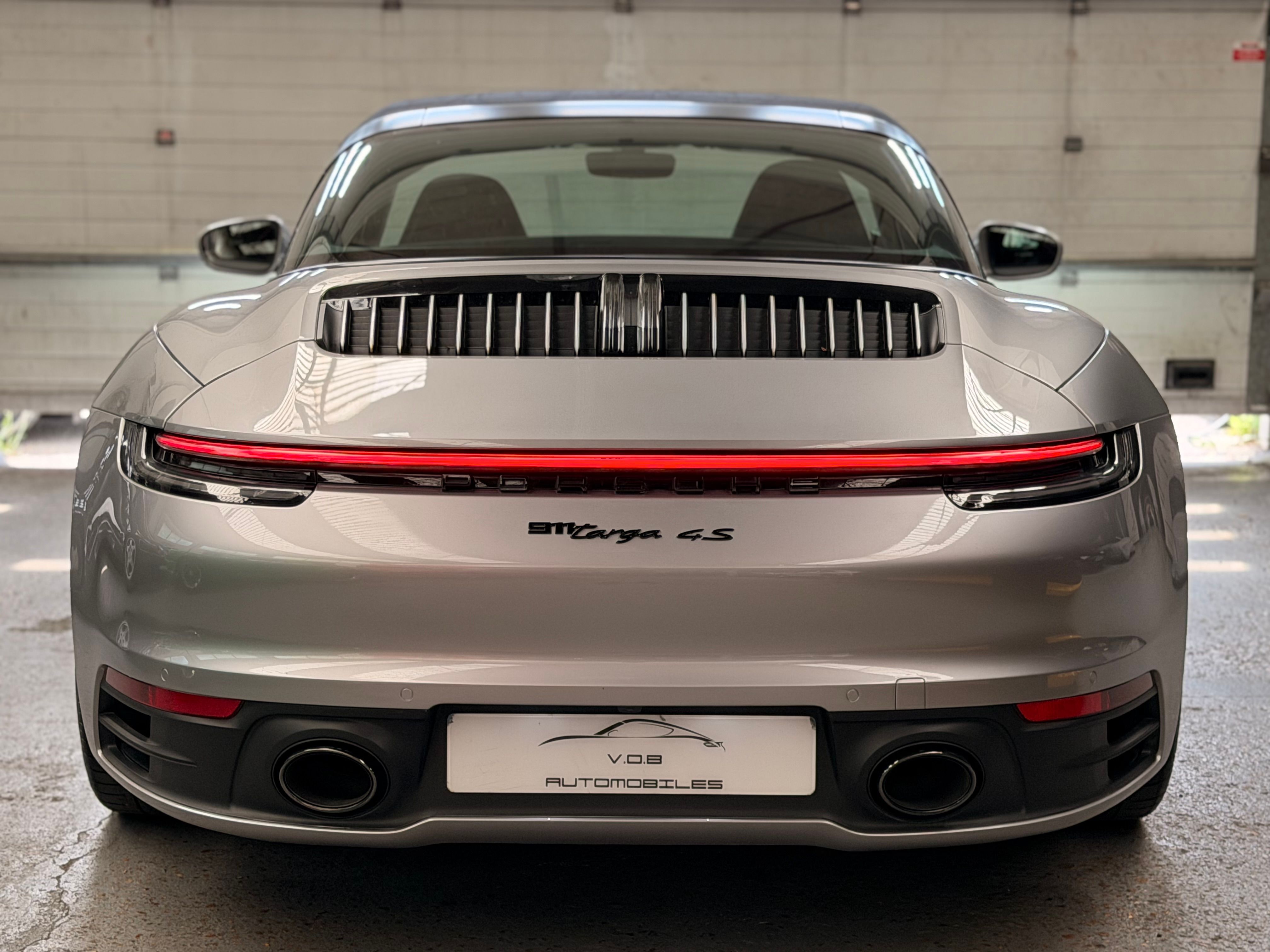 Porsche 992 Targa 4S PDK 450CV /ARGENT GT / FRANCE 2021 — vue arriere (20)