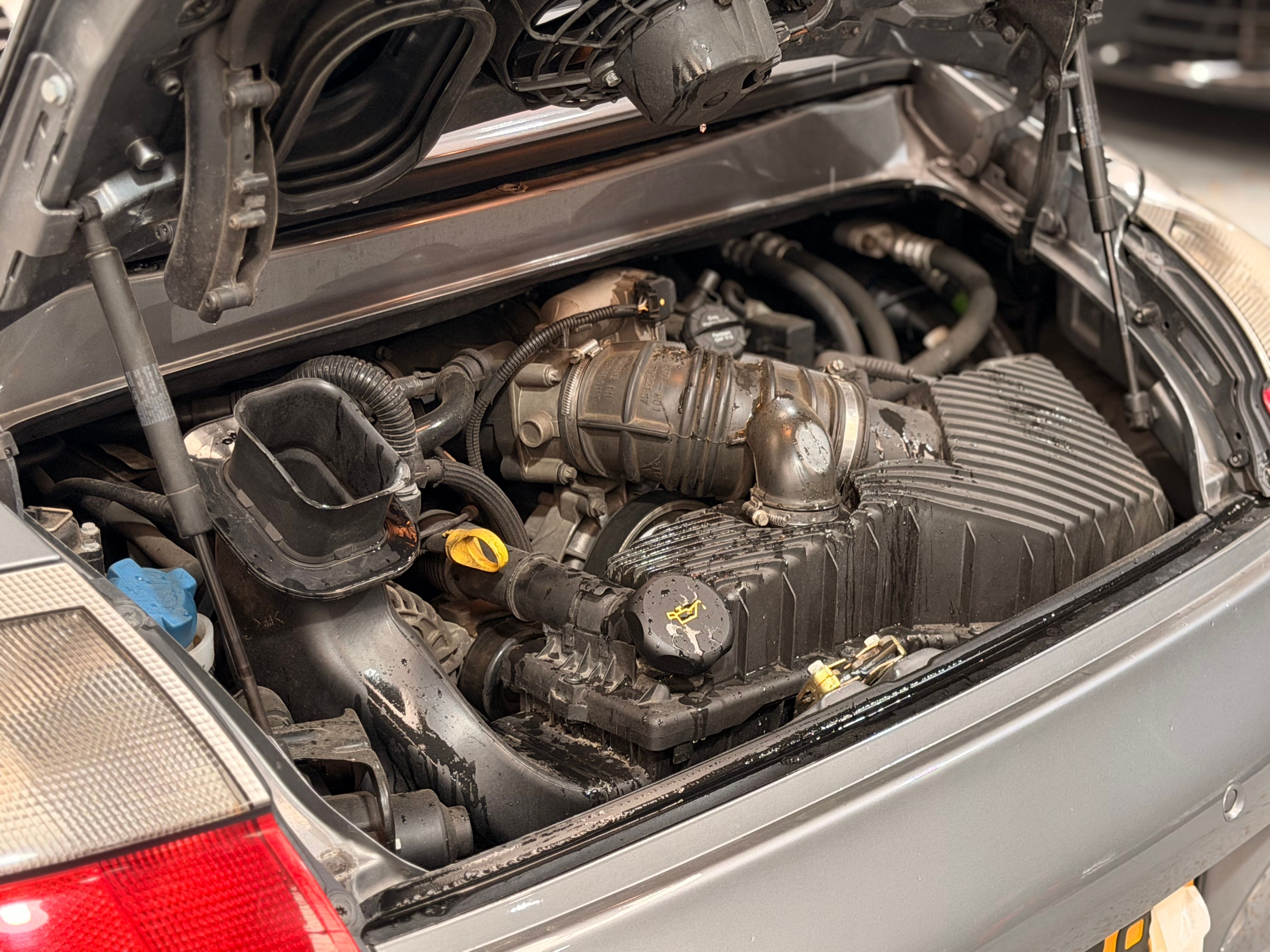 Porsche 996 Carrera 4S 2004 — photo (14)
