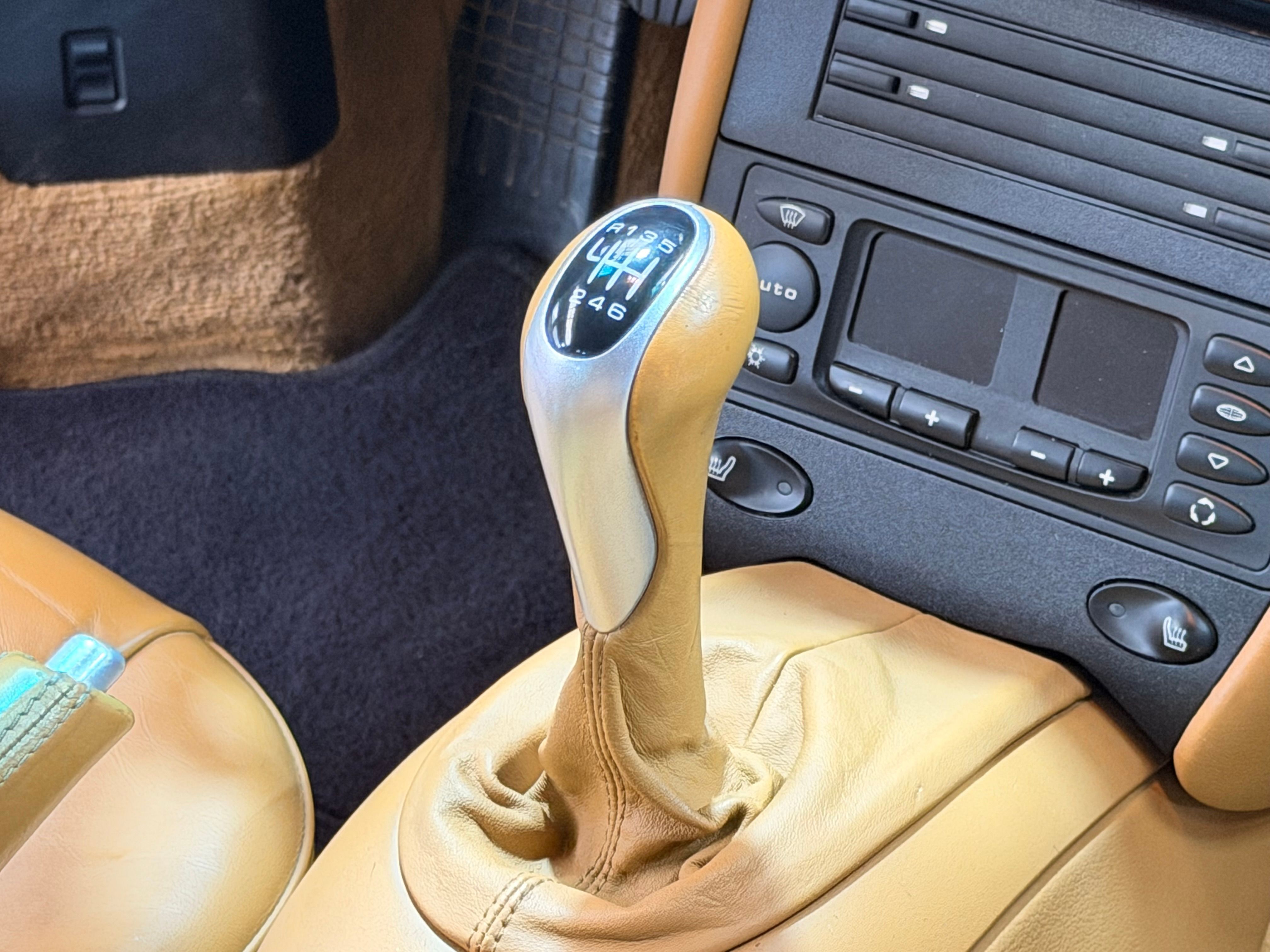 Porsche 996 Carrera 4S 2003 — detail (38)
