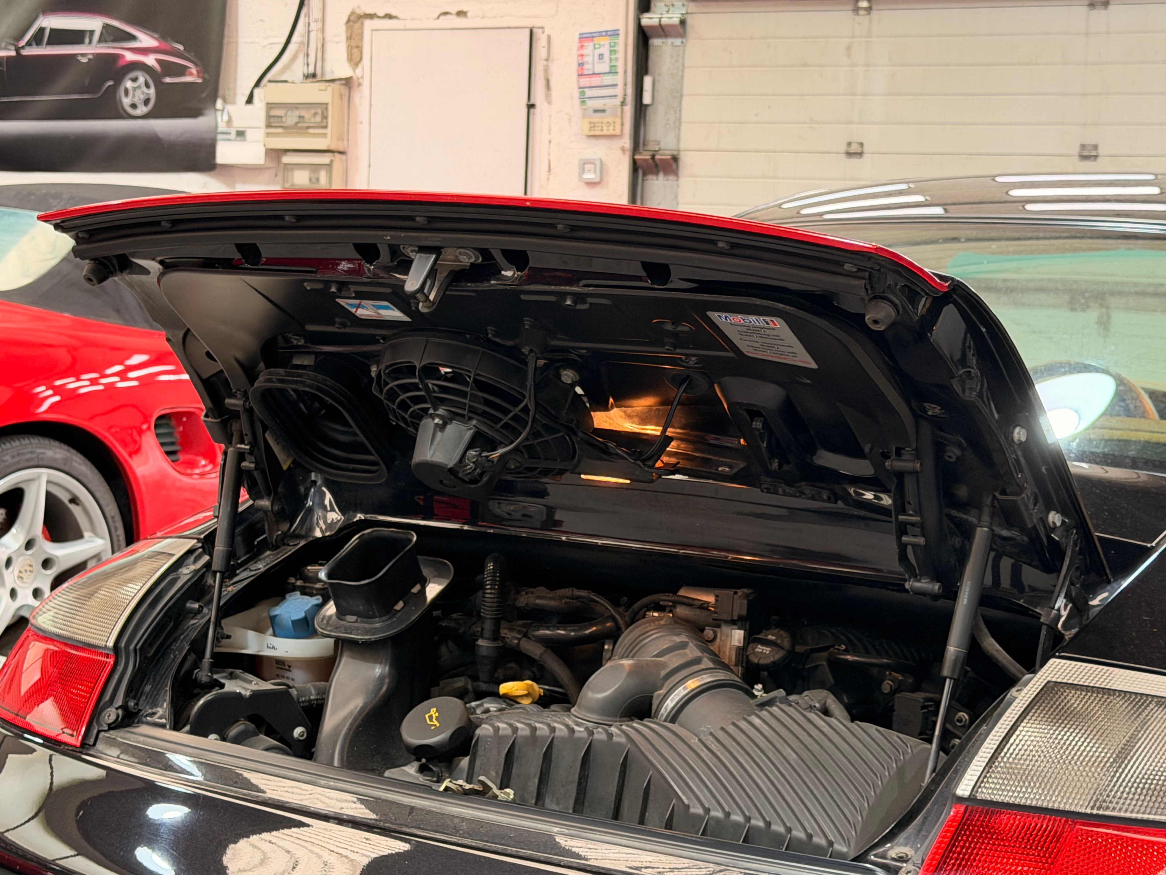 Porsche 996 Carrera 4S 2003 — compartiment moteur (18)