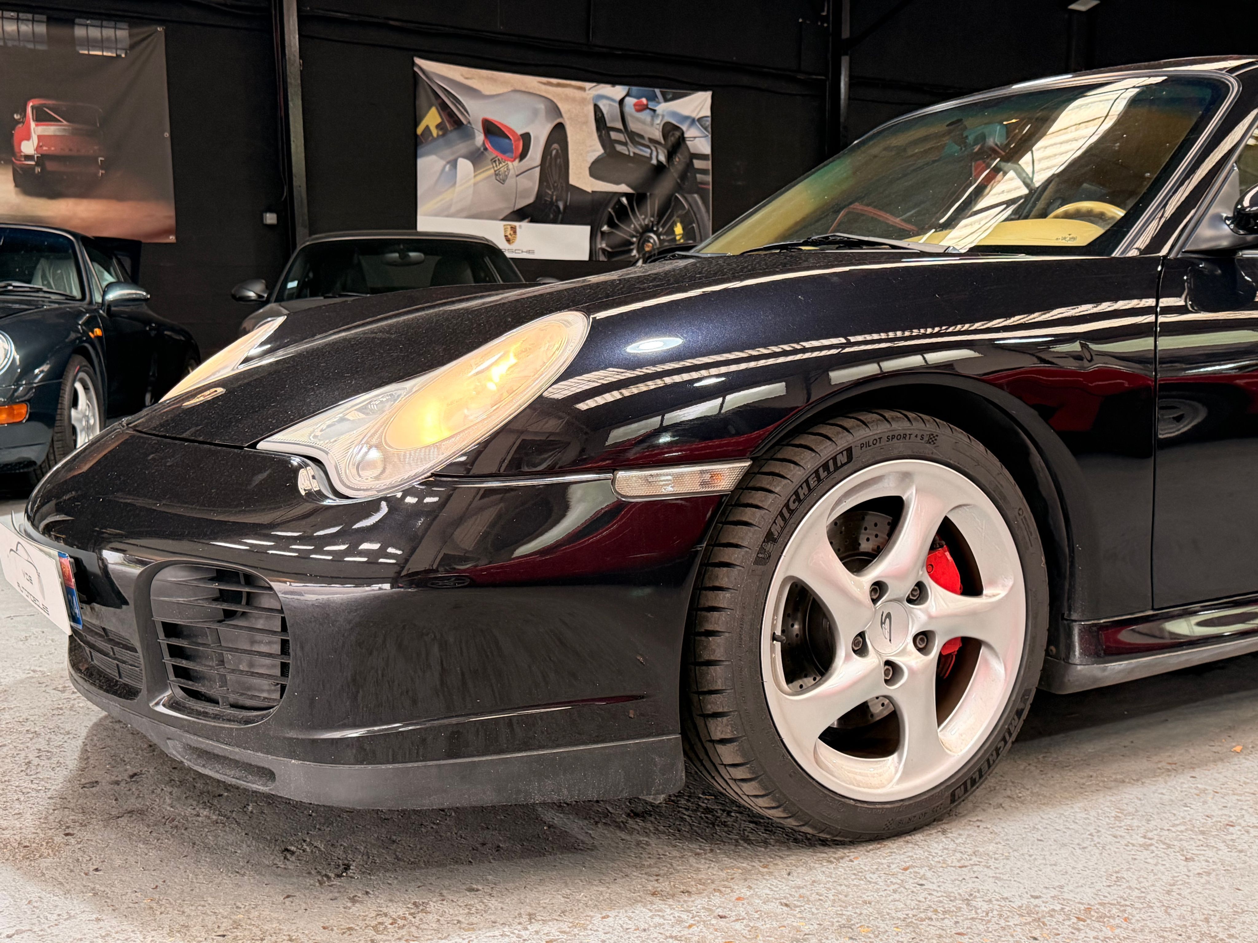 Porsche 996 Carrera 4S 2003 — vue avant trois-quarts (3)