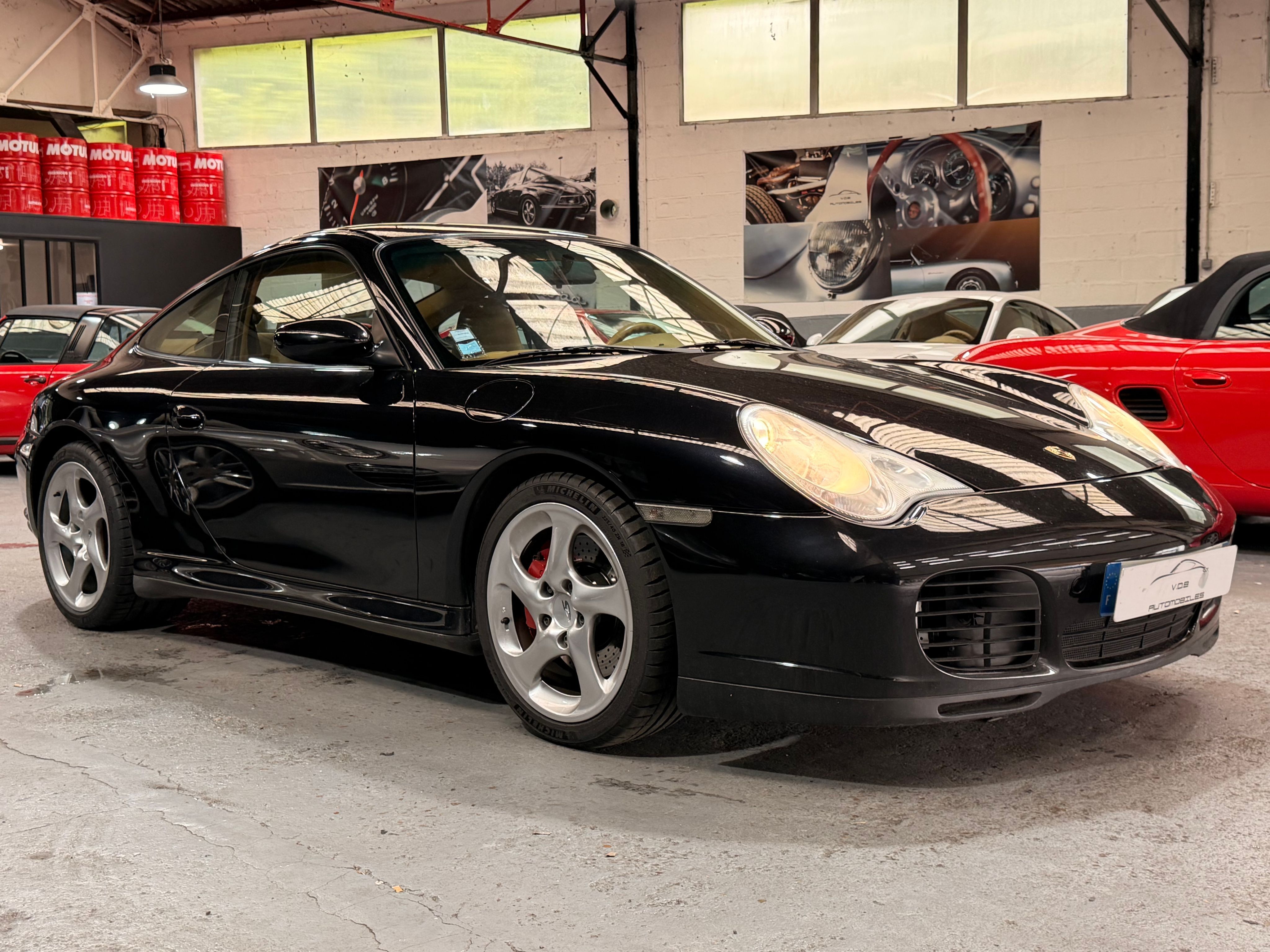 Porsche 996 Carrera 4S 2003 — vue avant trois-quarts (2)