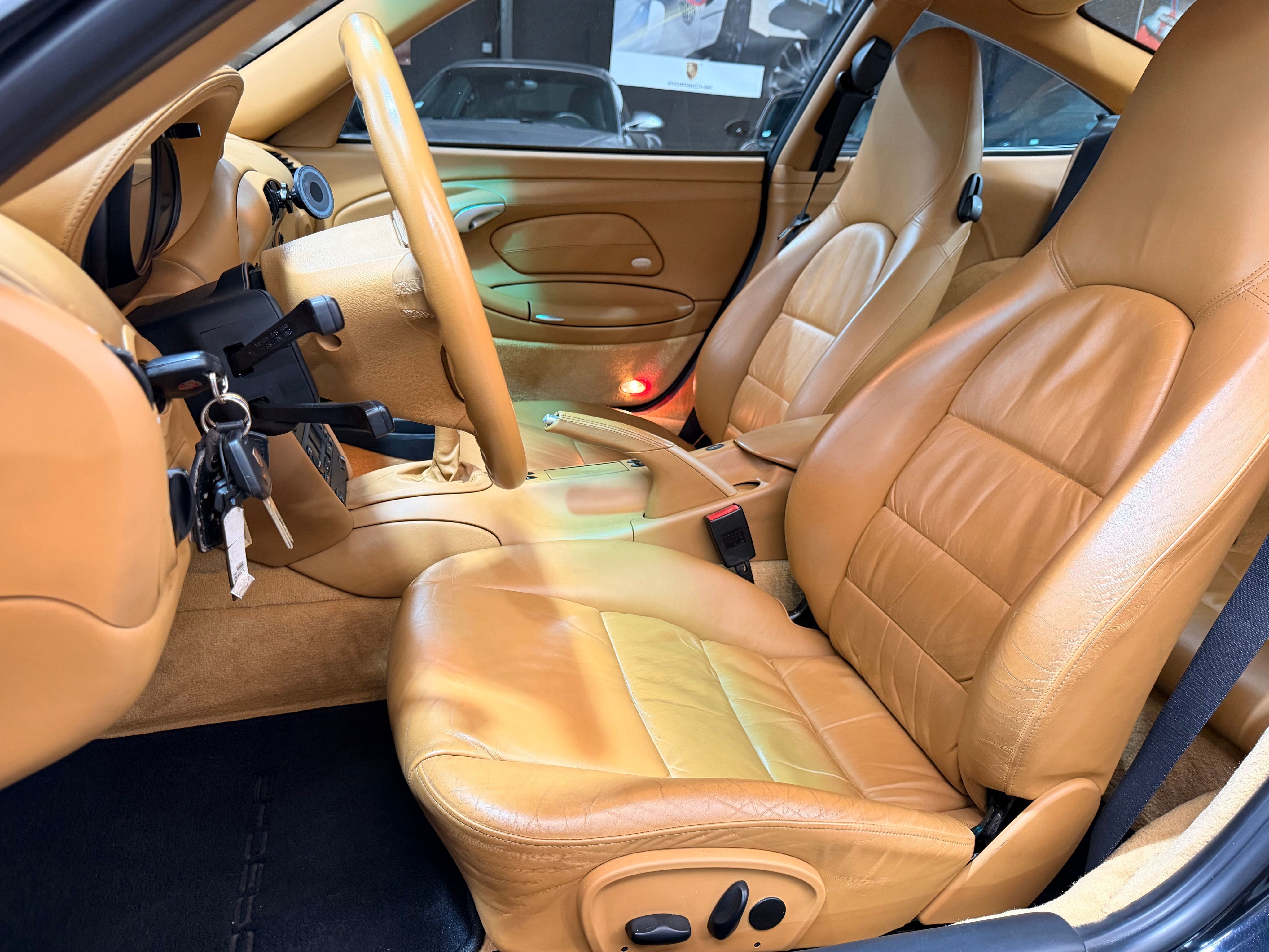 Porsche 996 Carrera 4S 2003 — sieges (15)