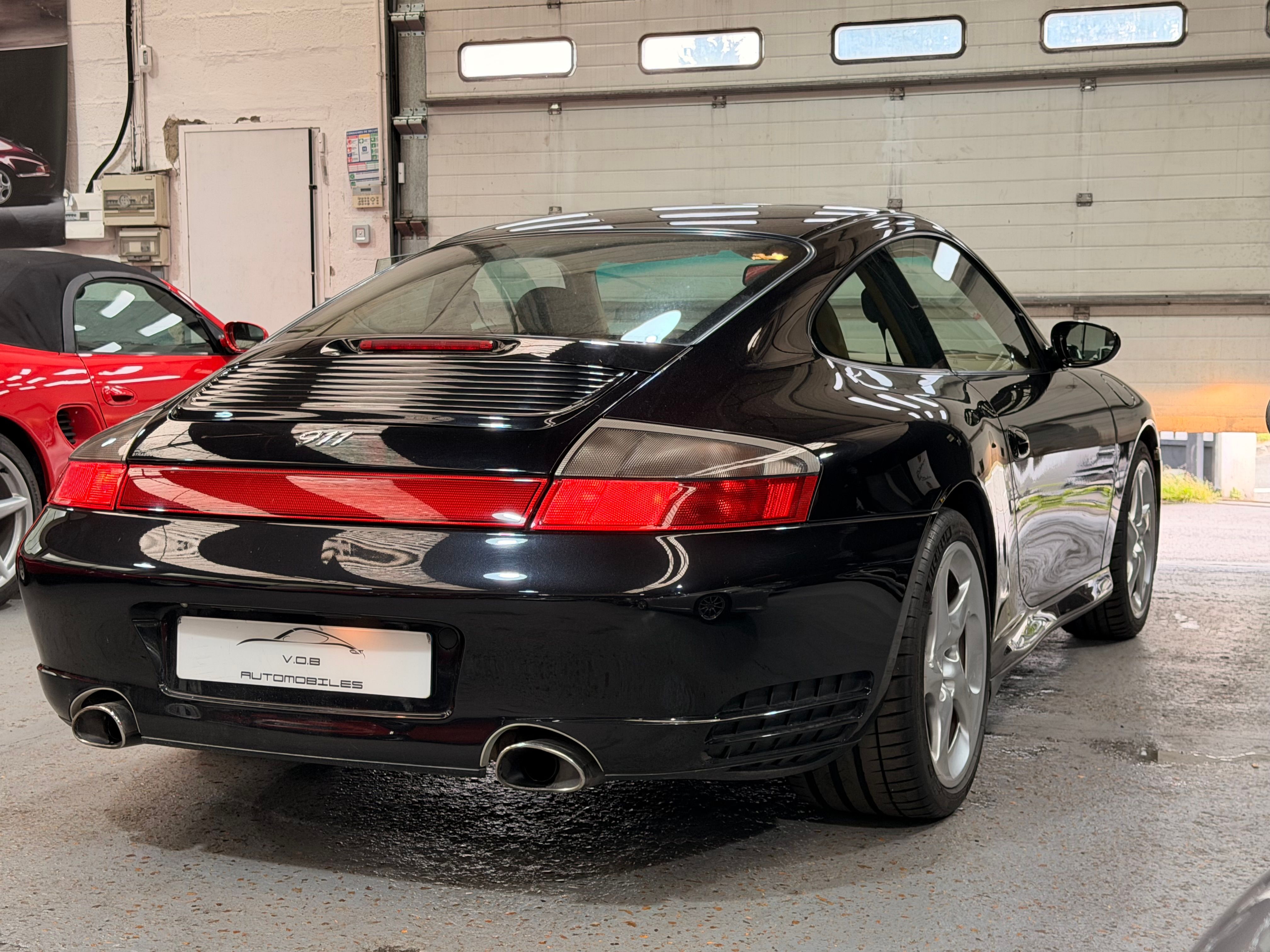 Porsche 996 Carrera 4S 2003 — vue arriere trois-quarts (8)