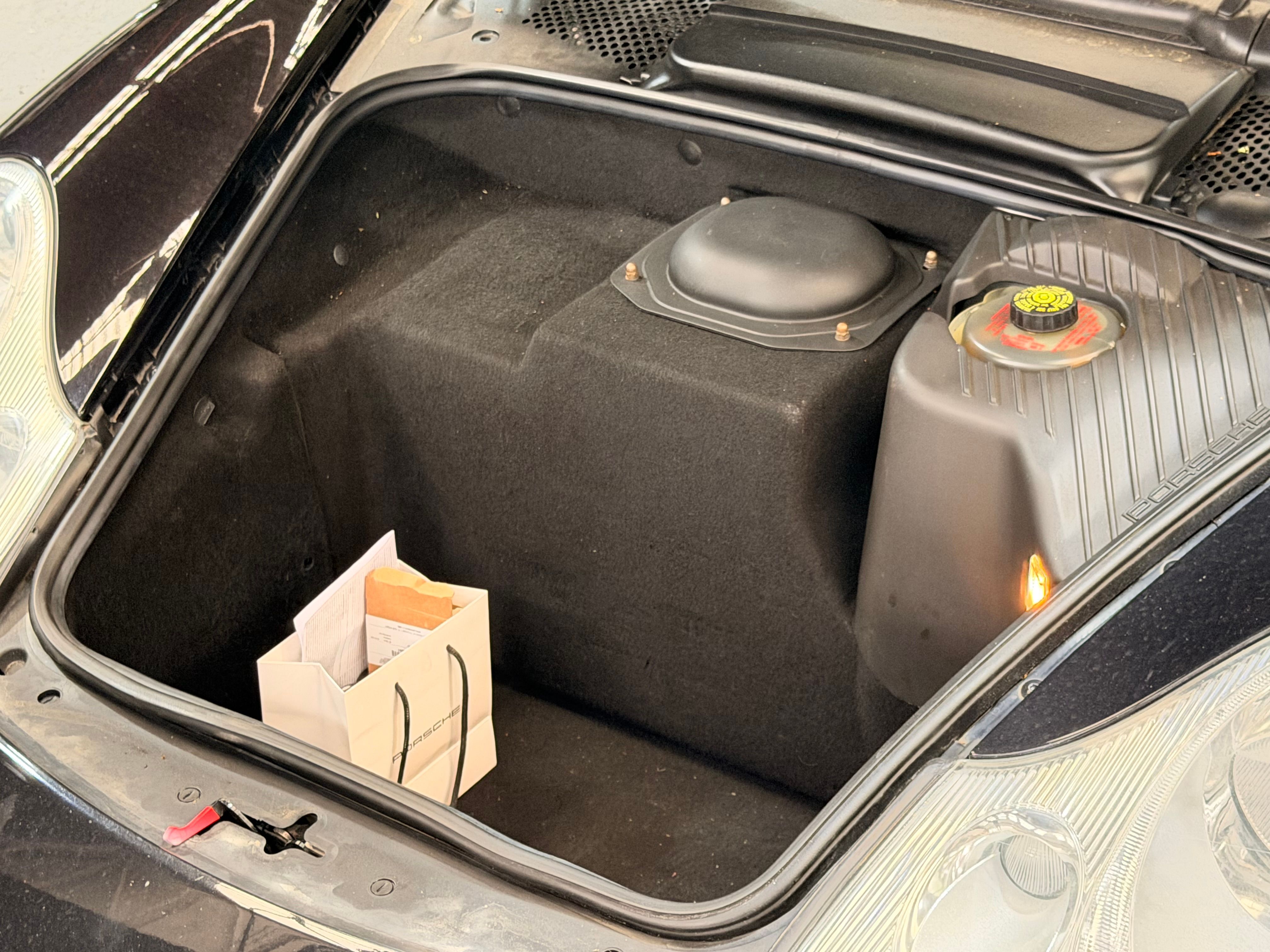 Porsche 996 Carrera 4S 2003 — coffre (20)