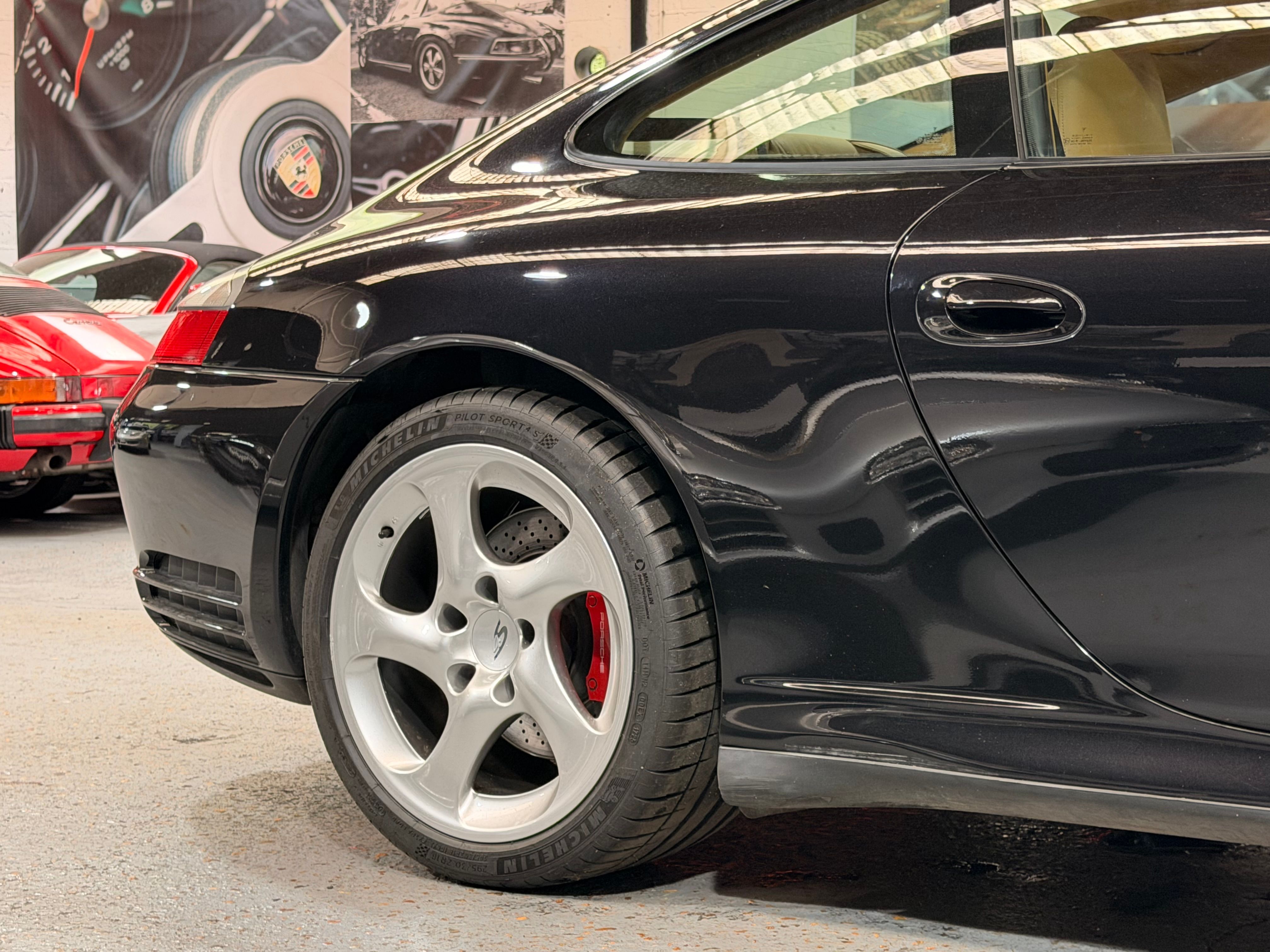 Porsche 996 Carrera 4S 2003 — jante et pneumatique (21)