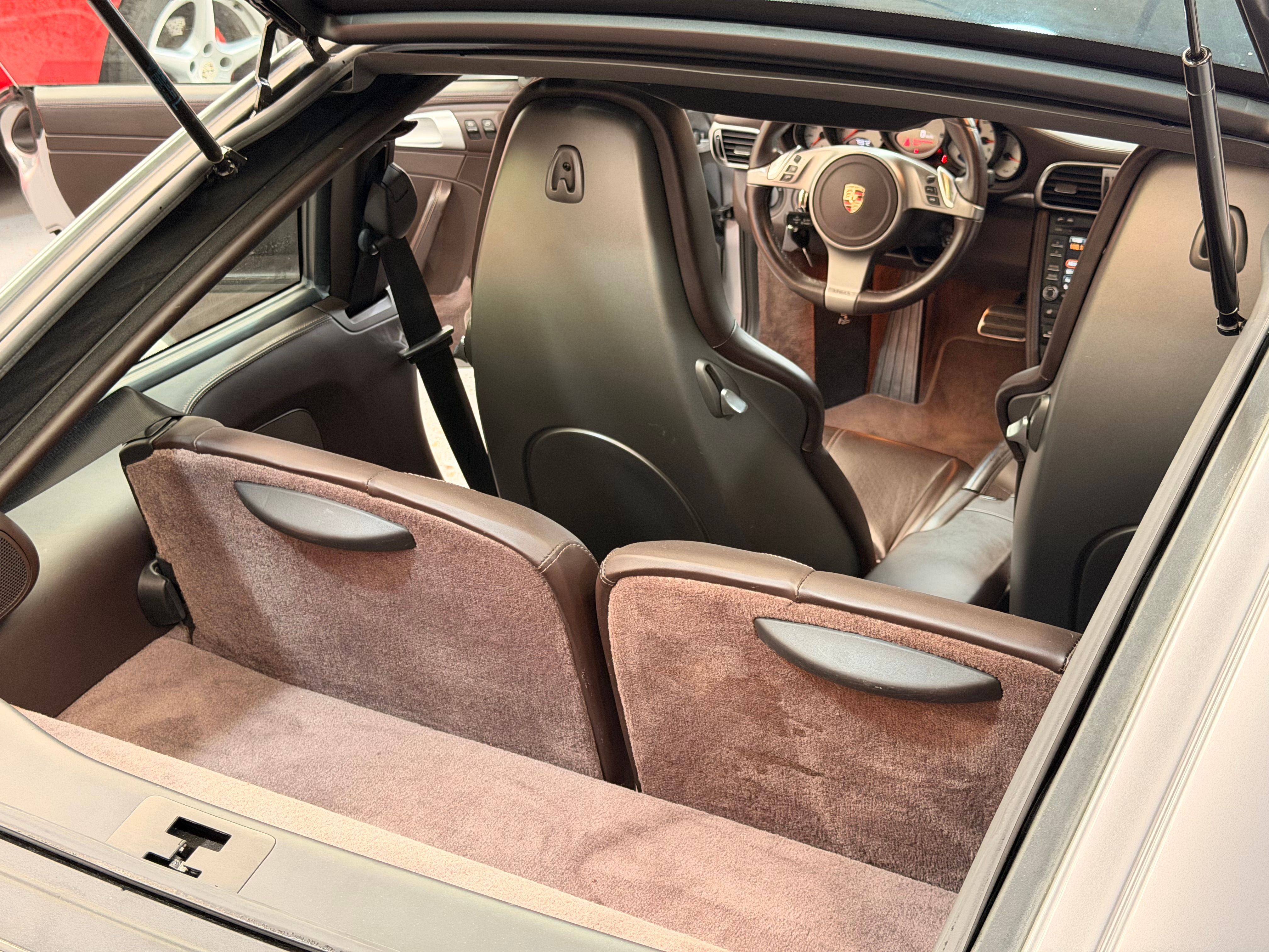 Porsche 997 Targa 4S 2010 — photo (32)