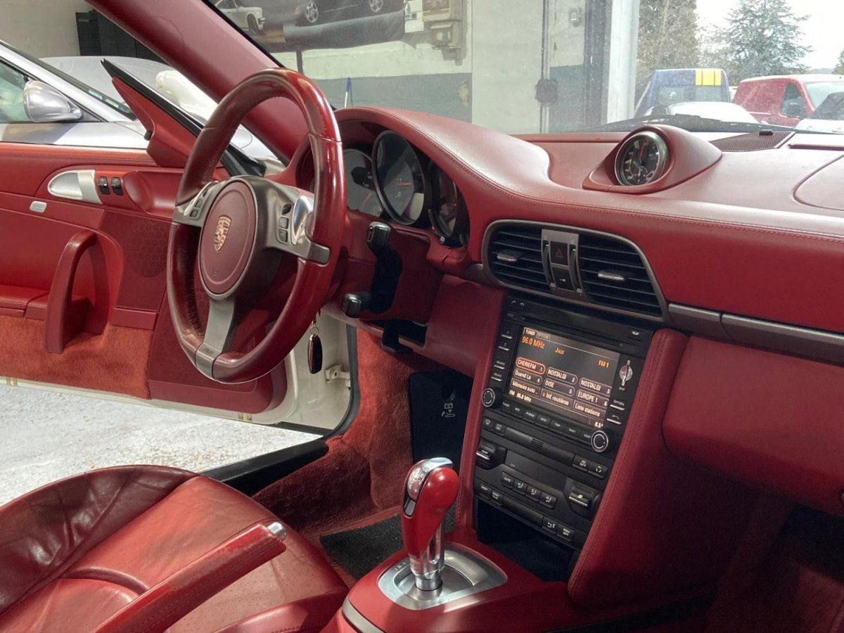 Porsche 997 Carrera 2009 — habitacle (20)