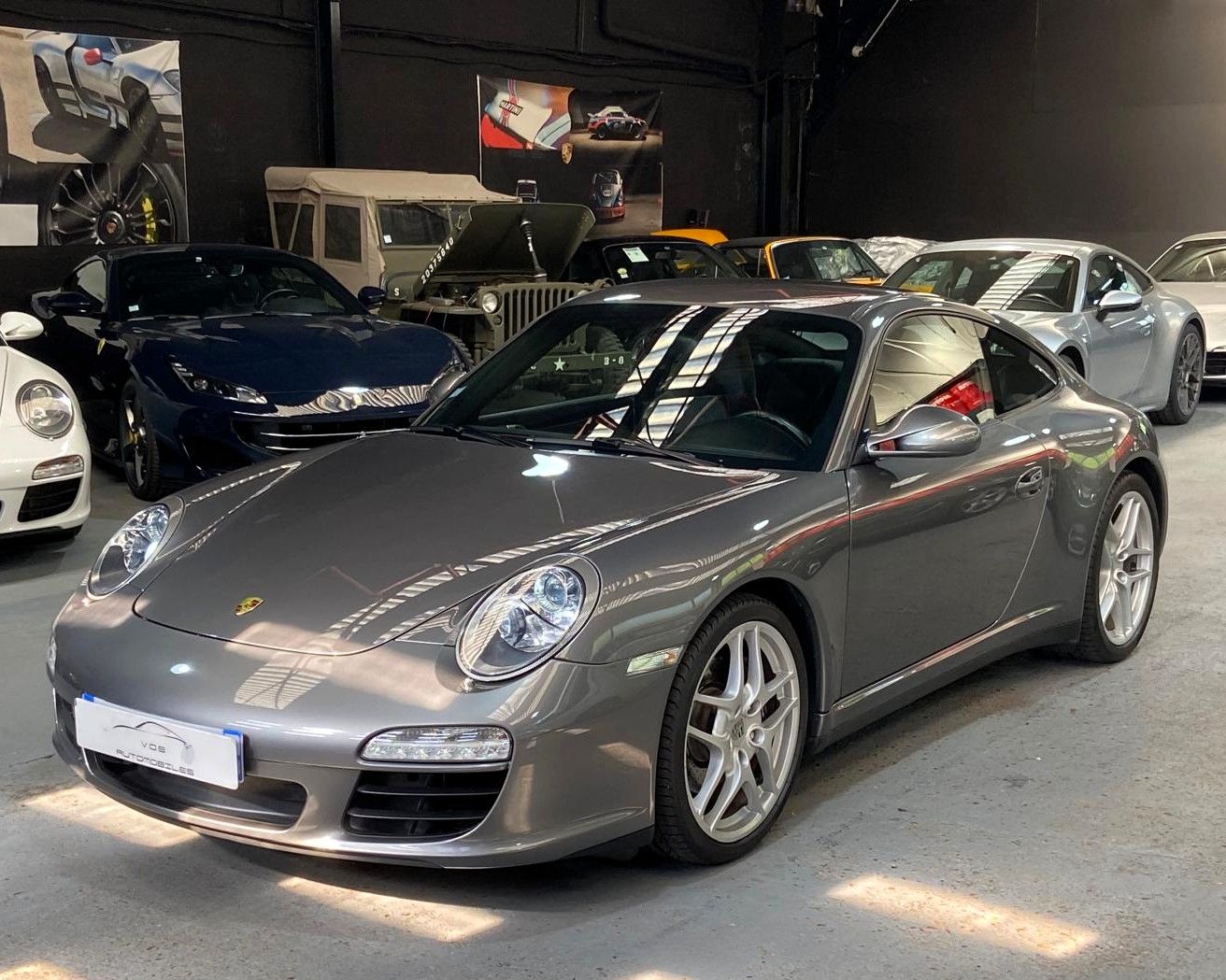 Porsche 997 Carrera 4 2011 — vue avant trois-quarts (2)