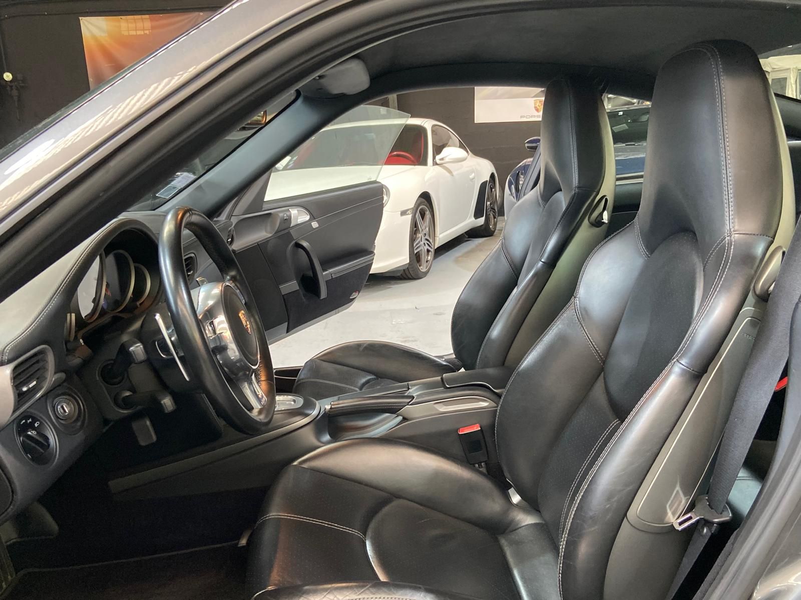 Porsche 997 Carrera 4 2011 — sieges (33)
