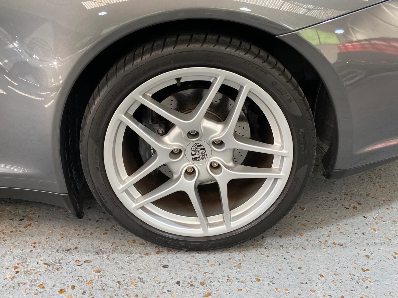 Porsche 997 Carrera 4 2011 — jante et pneumatique (37)