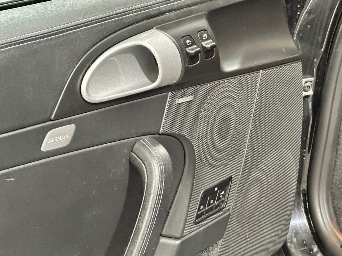 Porsche 997 Carrera 4S 2009 — detail interieur (32)