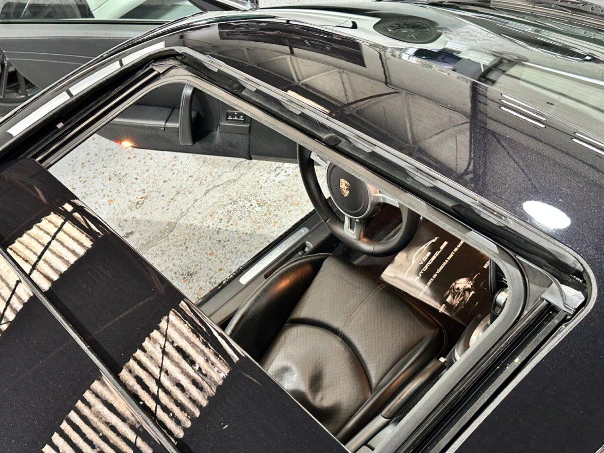 Porsche 997 Carrera 4S 2009 — habitacle (25)