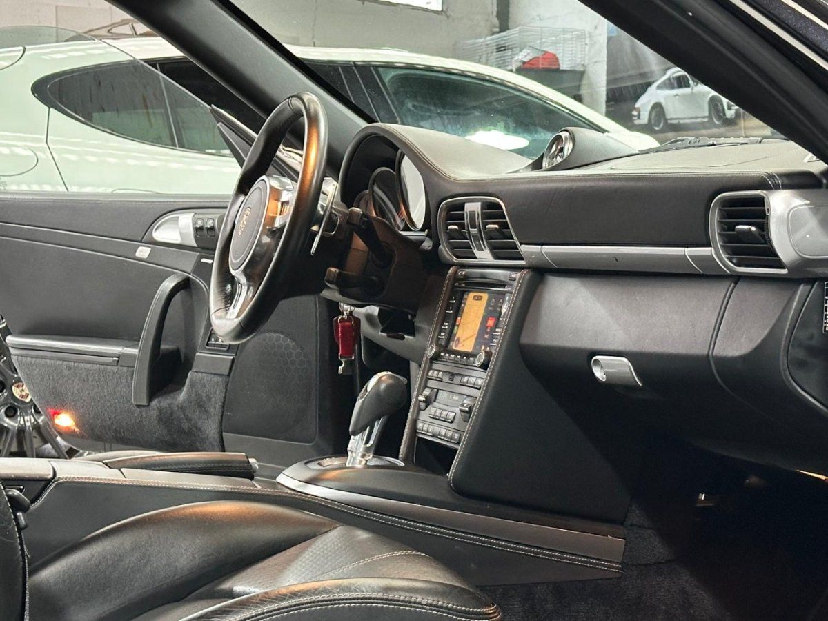 Porsche 997 Carrera 4S 2009 — habitacle (24)