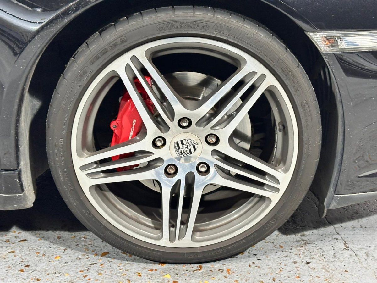 Porsche 997 Carrera 4S 2009 — jante et pneumatique (19)