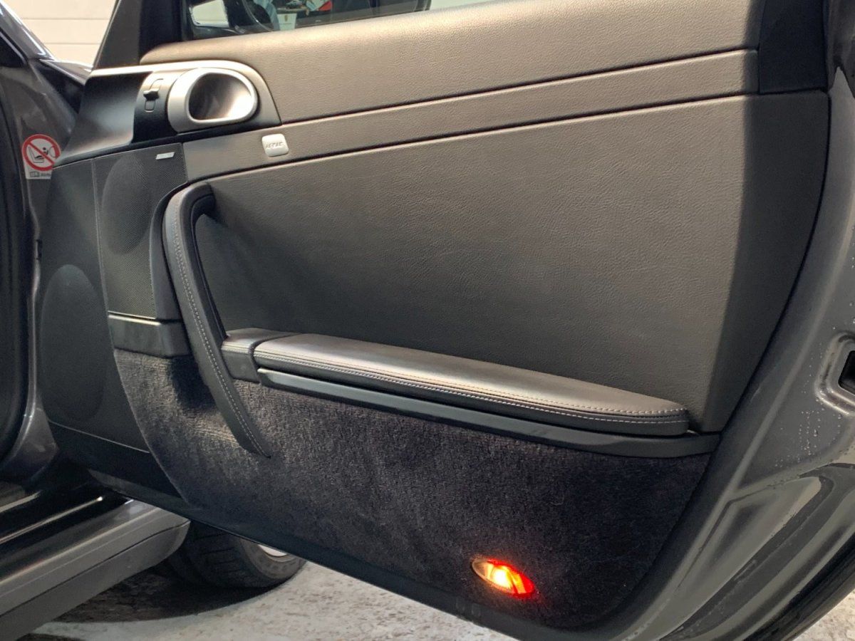 Porsche 997 Carrera 4S 2009 — detail (35)