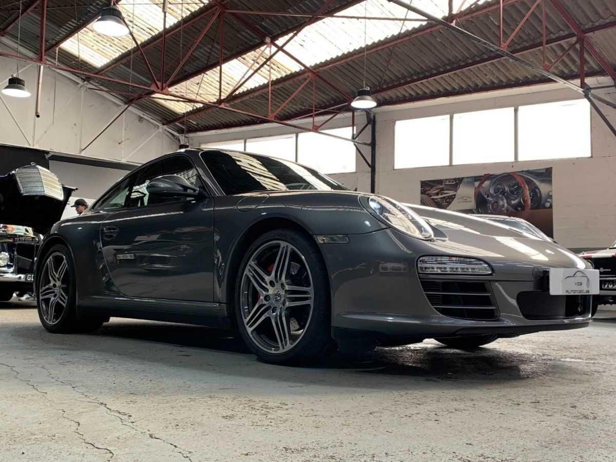 Porsche 997 Carrera 4S 2009 — vue avant trois-quarts (4)