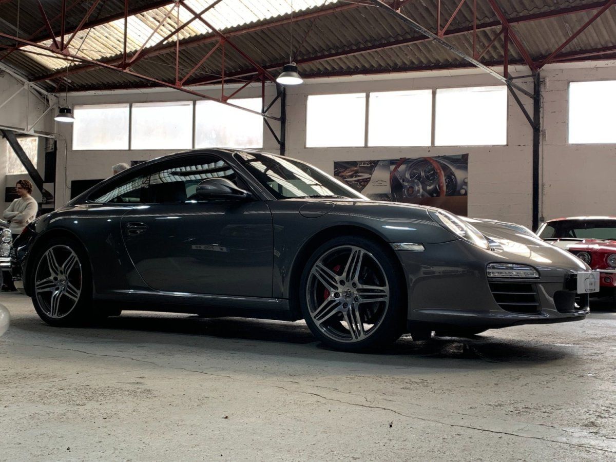 Porsche 997 Carrera 4S 2009 — vue avant trois-quarts (5)