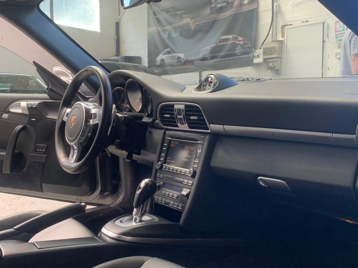 Porsche 997 Carrera 4S 2009 — tableau de bord (22)