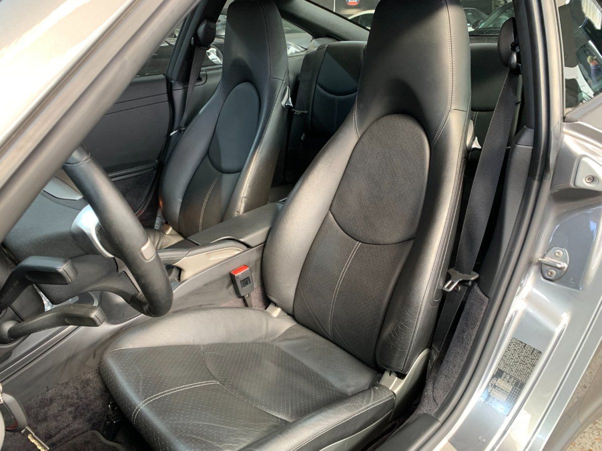 Porsche 997 Carrera 4S 2009 — sieges (24)