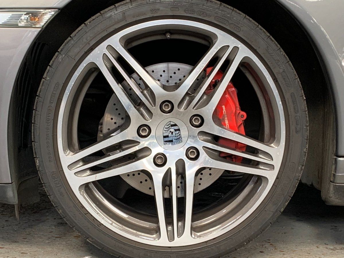 Porsche 997 Carrera 4S 2009 — jante et pneumatique (30)