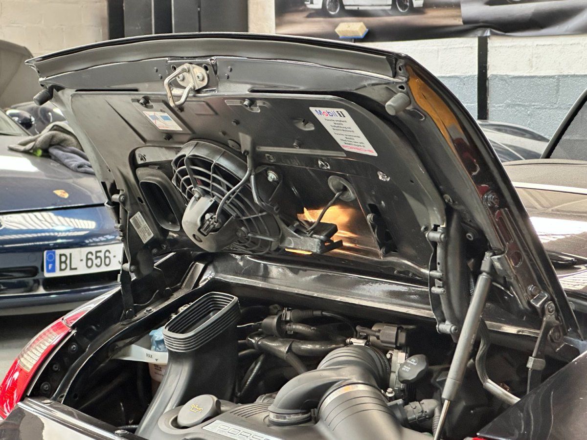 Porsche 997 Carrera Cabriolet 2006 — compartiment moteur (30)