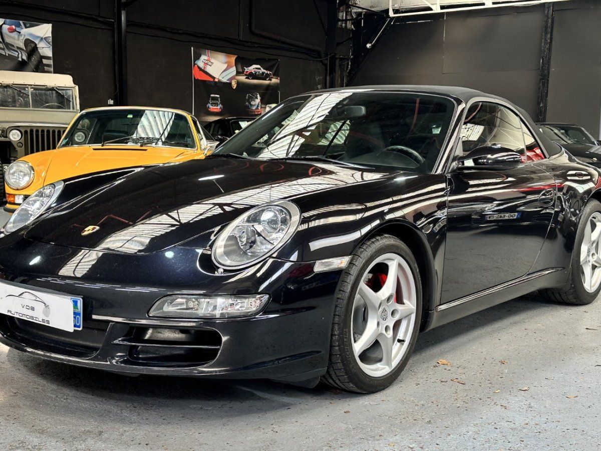 Porsche 997 Carrera Cabriolet 2006 — vue avant trois-quarts (2)