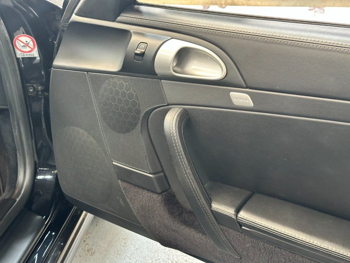 Porsche 997 Carrera Cabriolet 2006 — detail interieur (45)