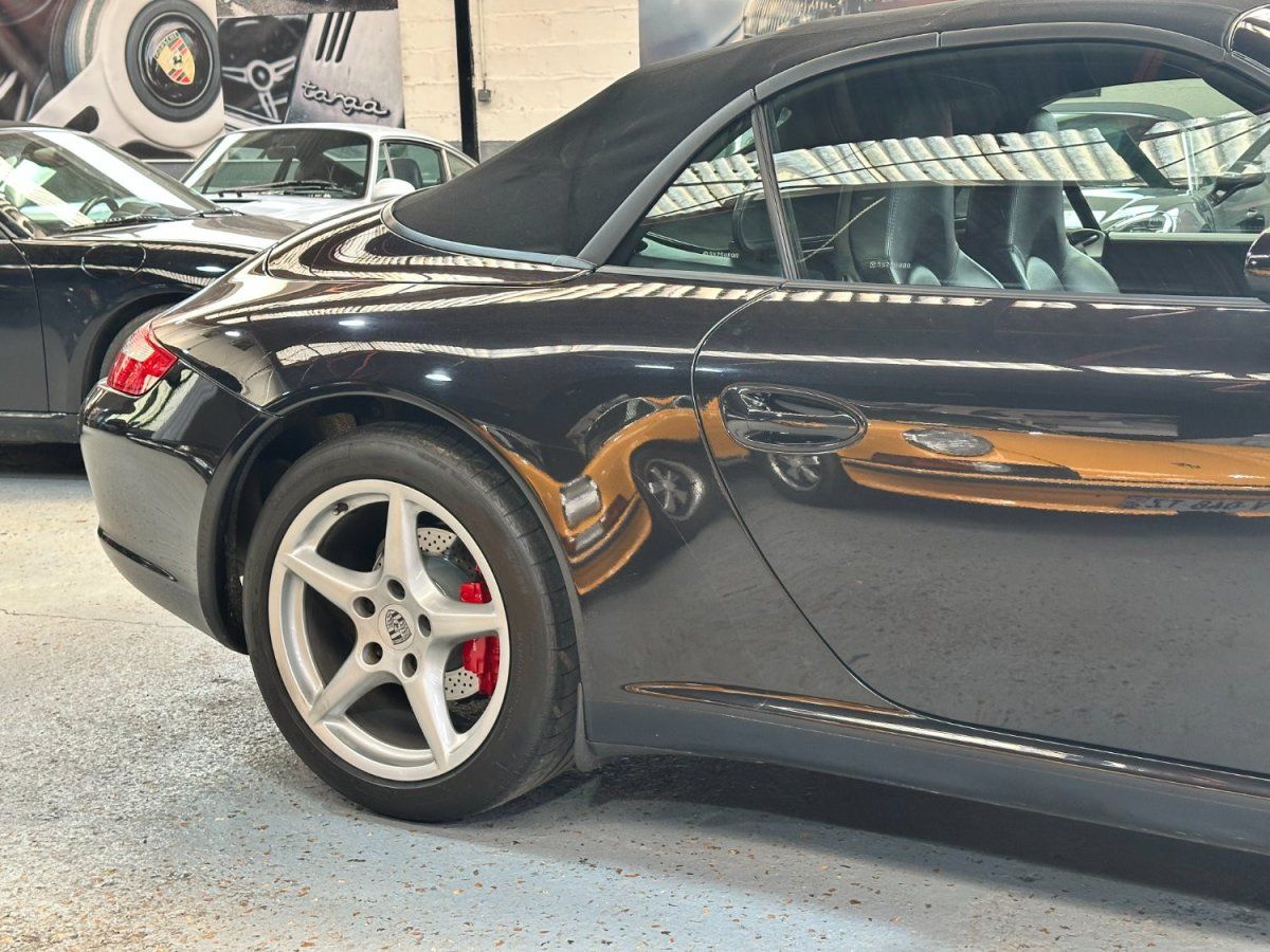 Porsche 997 Carrera Cabriolet 2006 — detail exterieur (16)