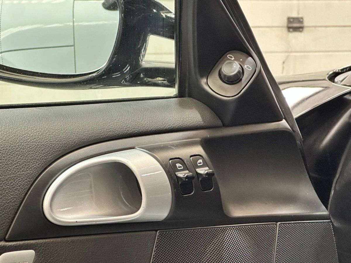 Porsche 997 Carrera S 2007 — detail interieur (12)