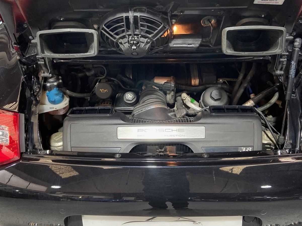 Porsche 997 Carrera S 2009 — compartiment moteur (32)