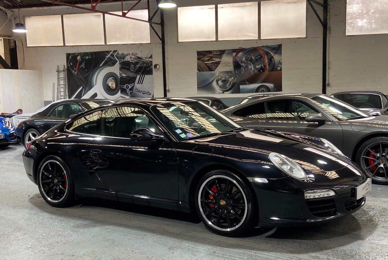 Porsche 997 Carrera S 2009 — vue avant trois-quarts (1)