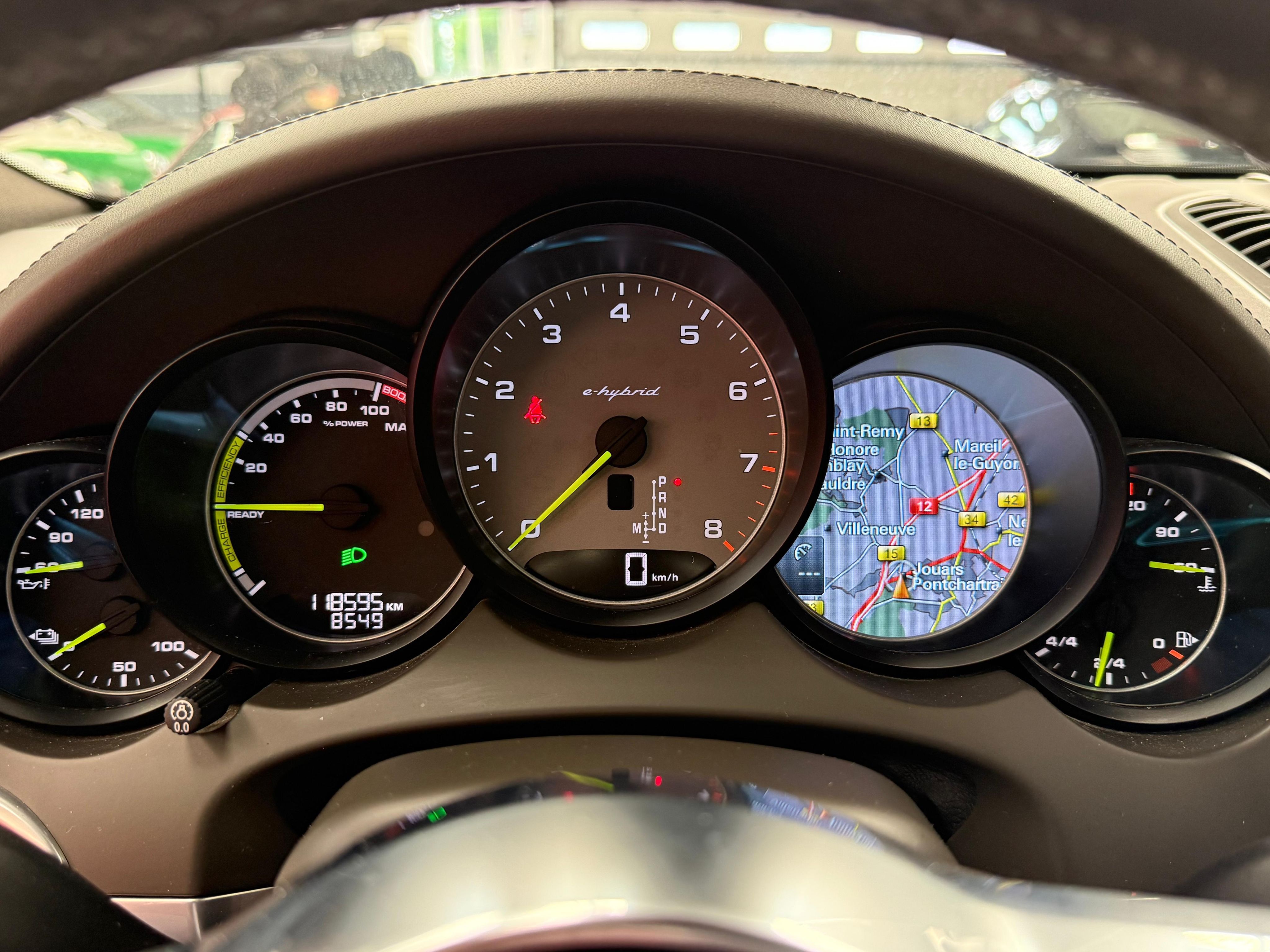 Porsche Cayenne 2015 — detail (23)