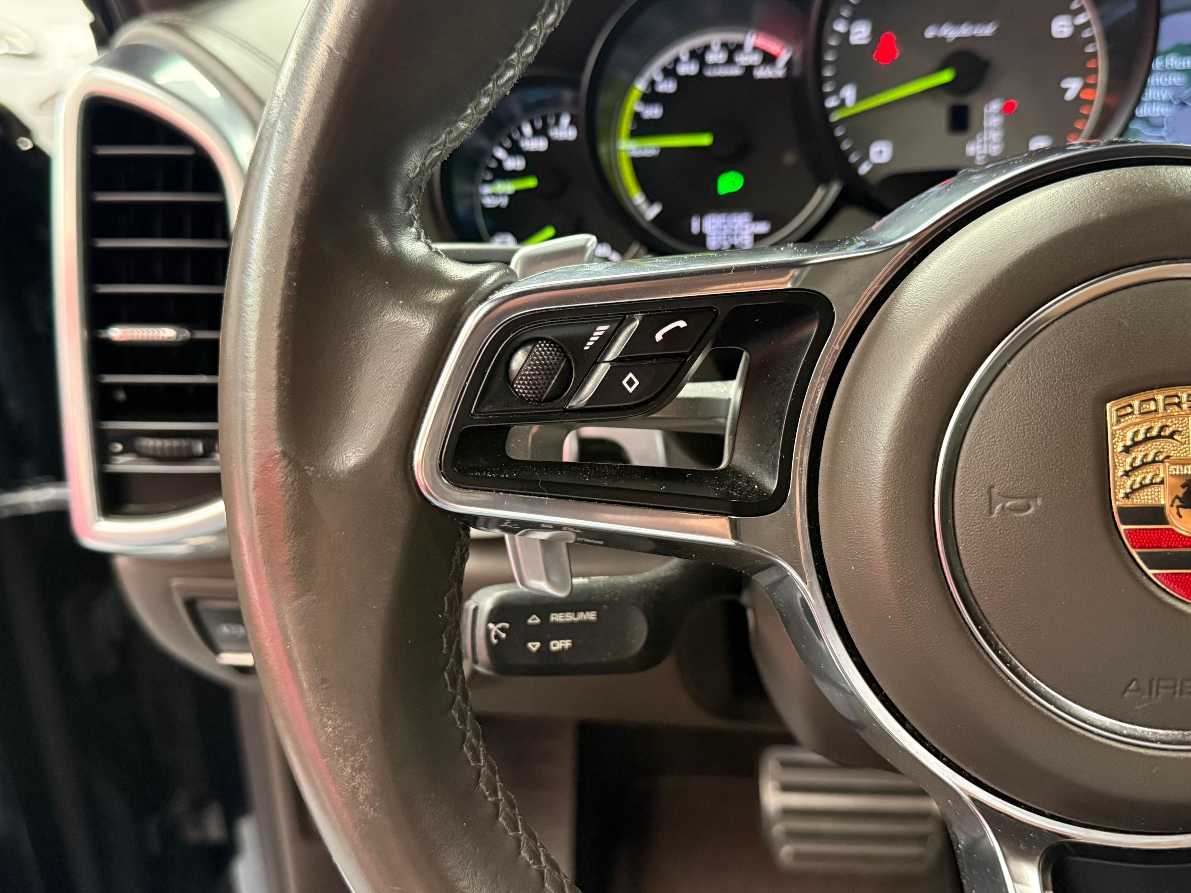 Porsche Cayenne 2015 — detail (27)