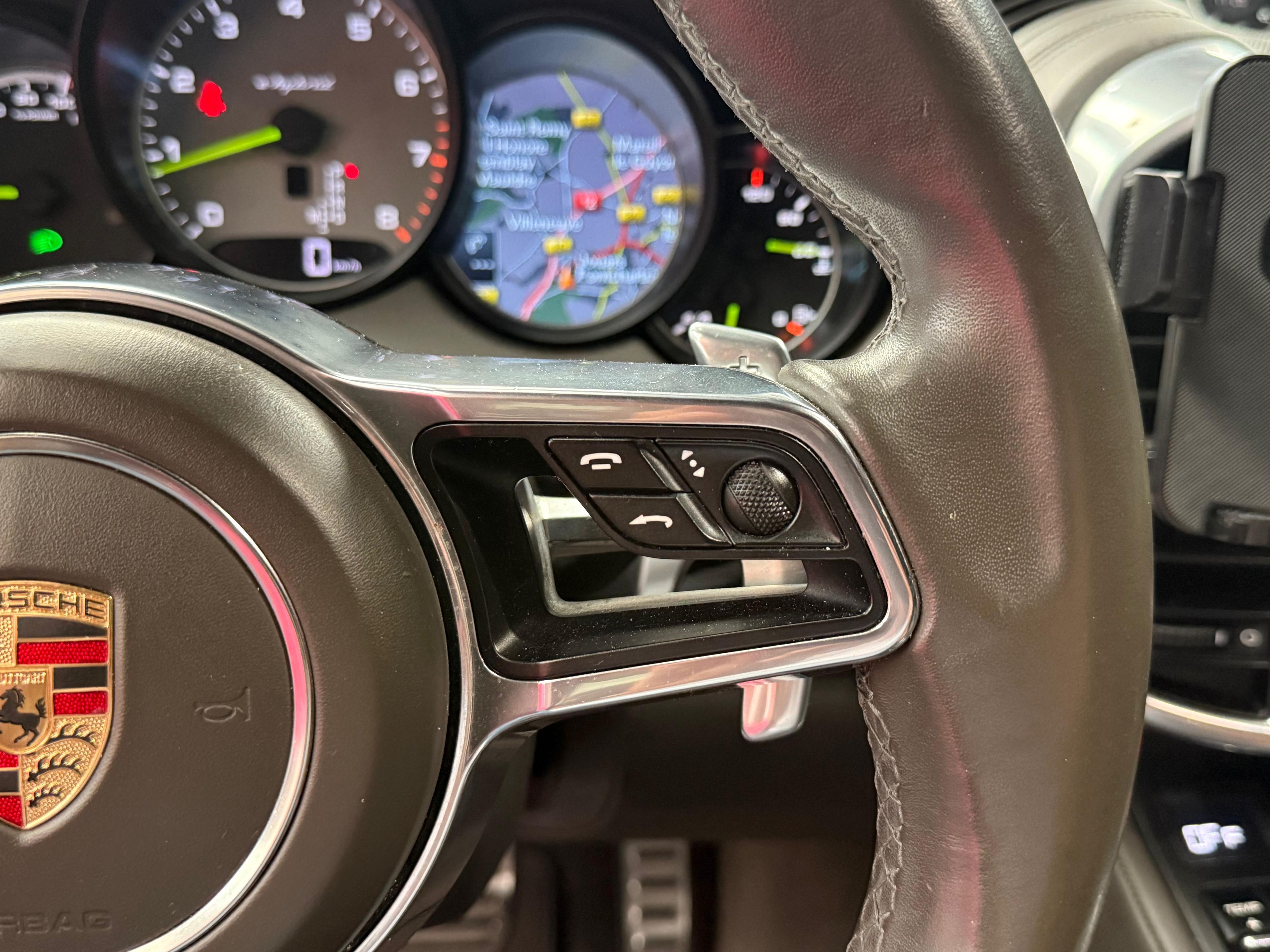 Porsche Cayenne 2015 — detail (31)