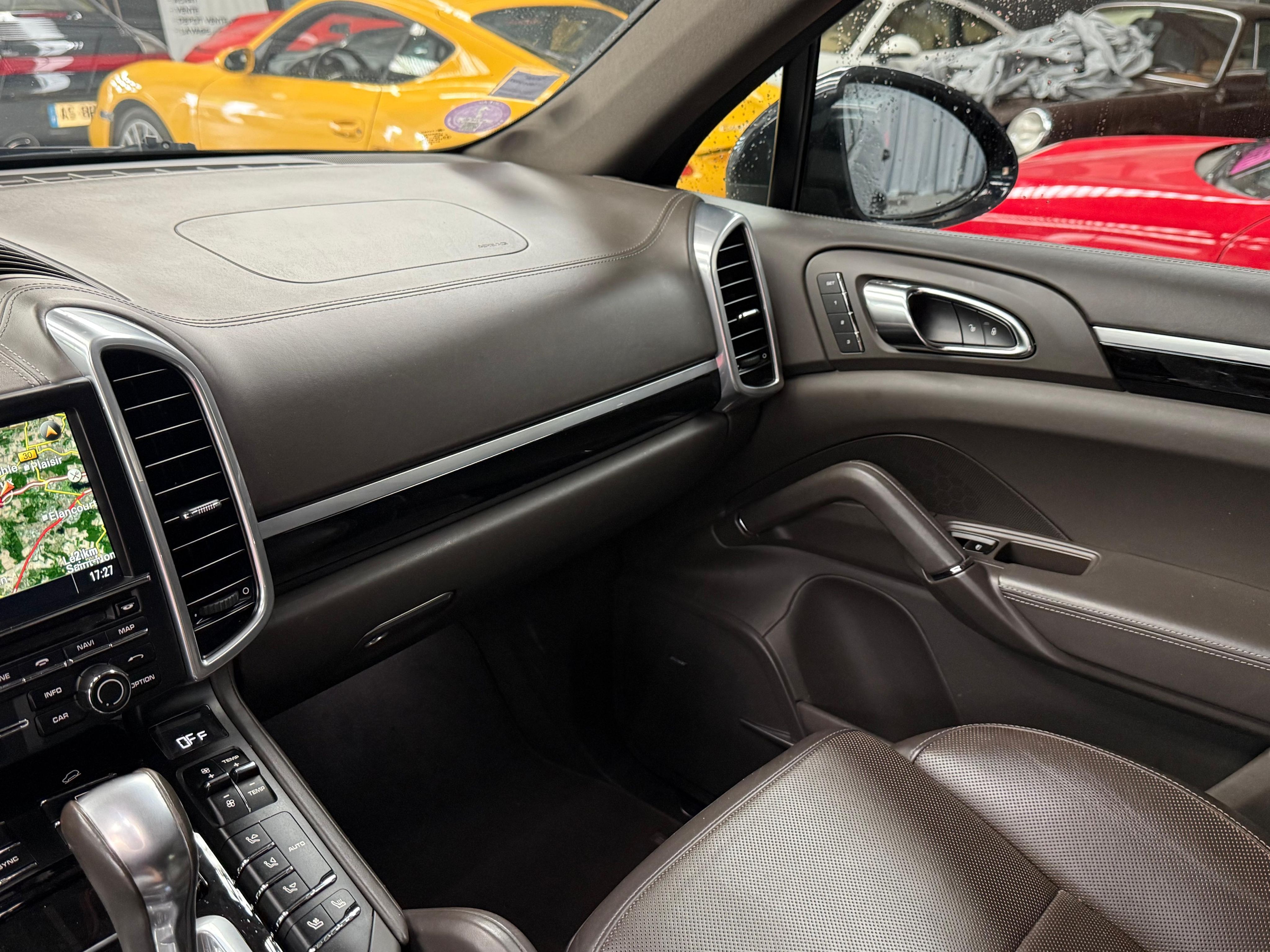 Porsche Cayenne 2015 — tableau de bord (13)