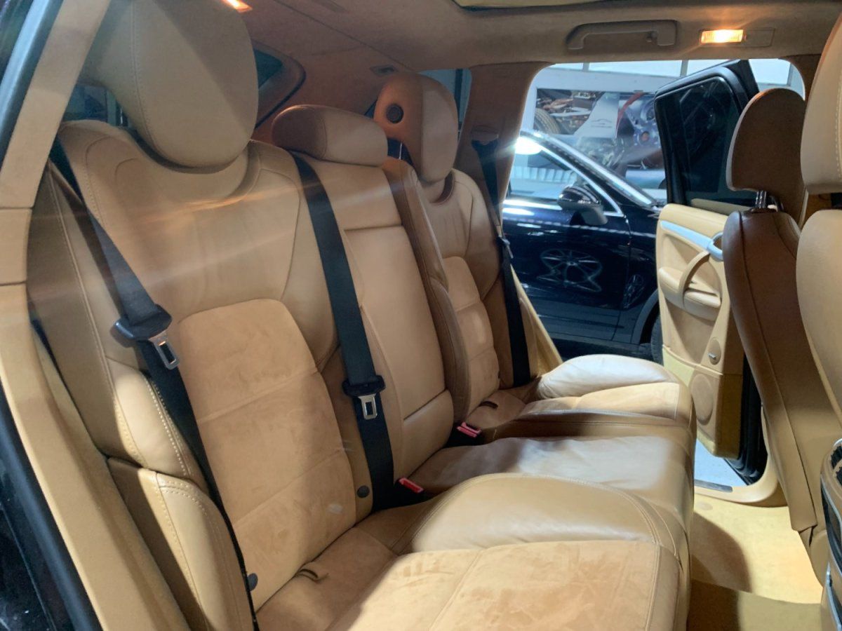 Porsche Cayenne GTS 2009 — sieges (21)