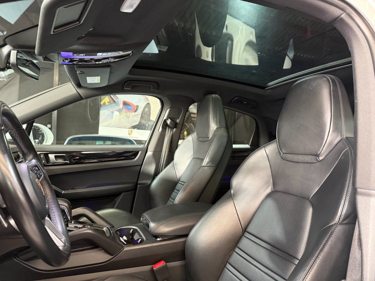 Porsche Cayenne E-Hybrid 2021 — sieges (5)