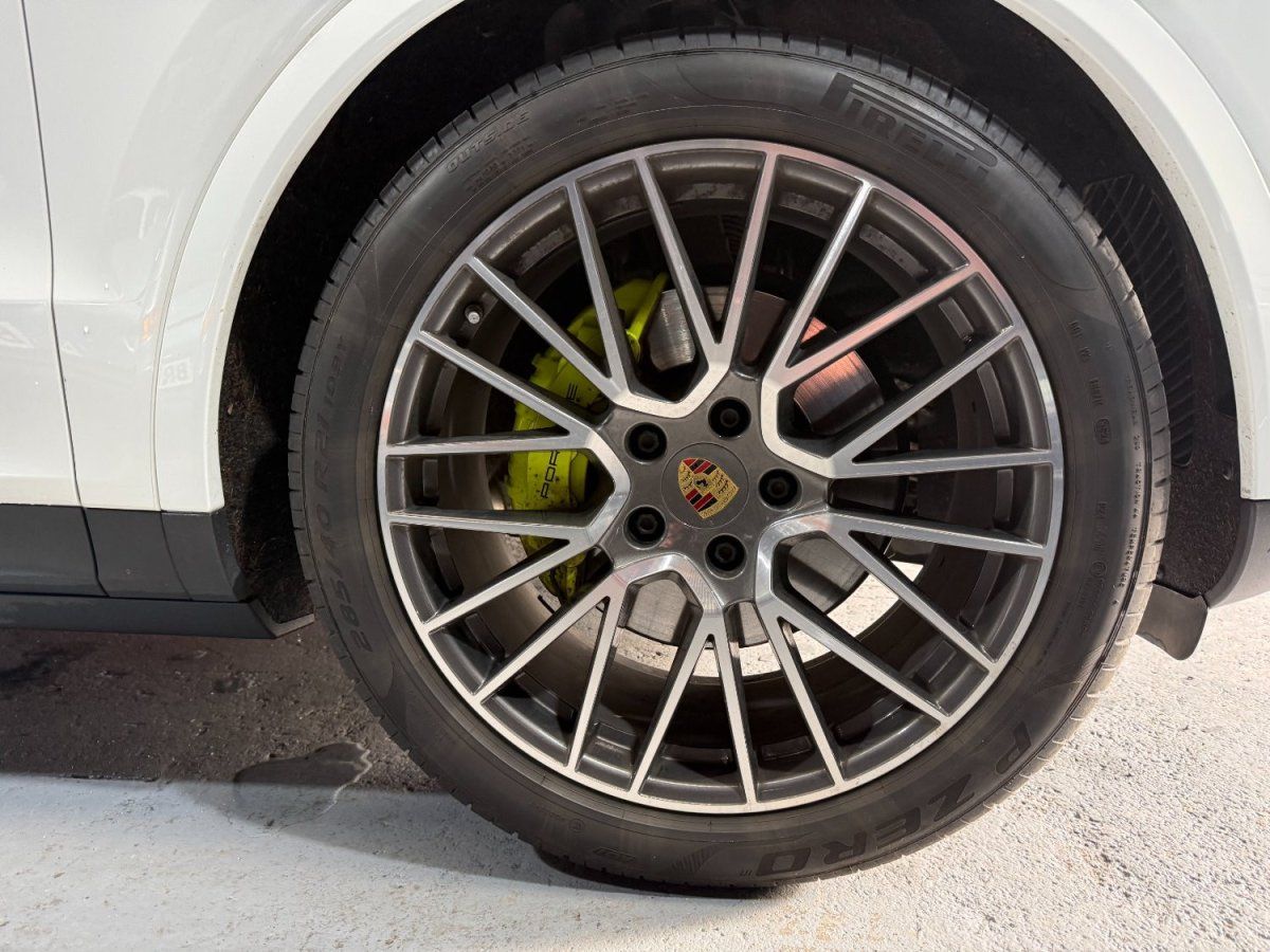 Porsche Cayenne E-Hybrid 2021 — photo (15)