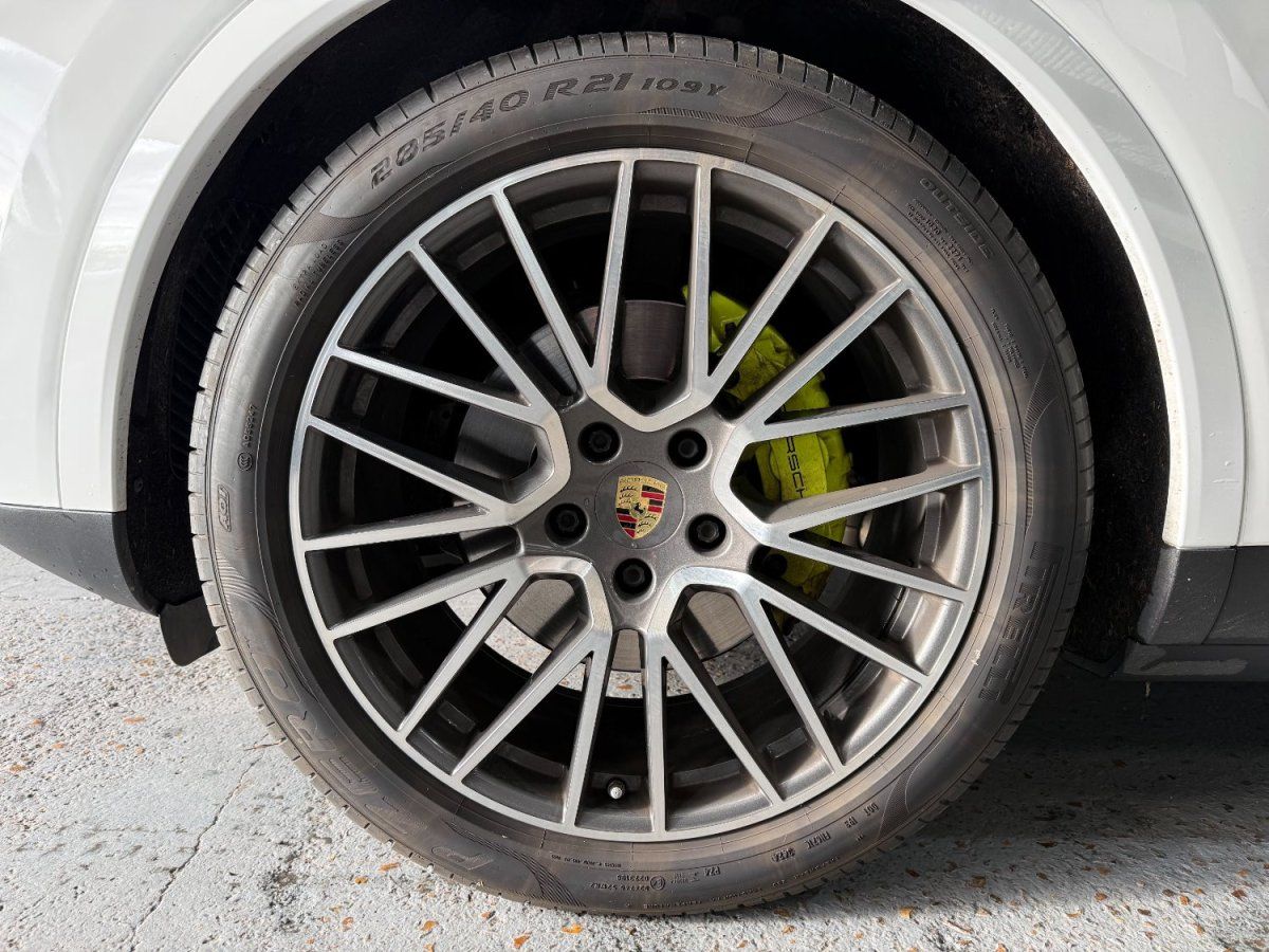 Porsche Cayenne E-Hybrid 2021 — photo (16)