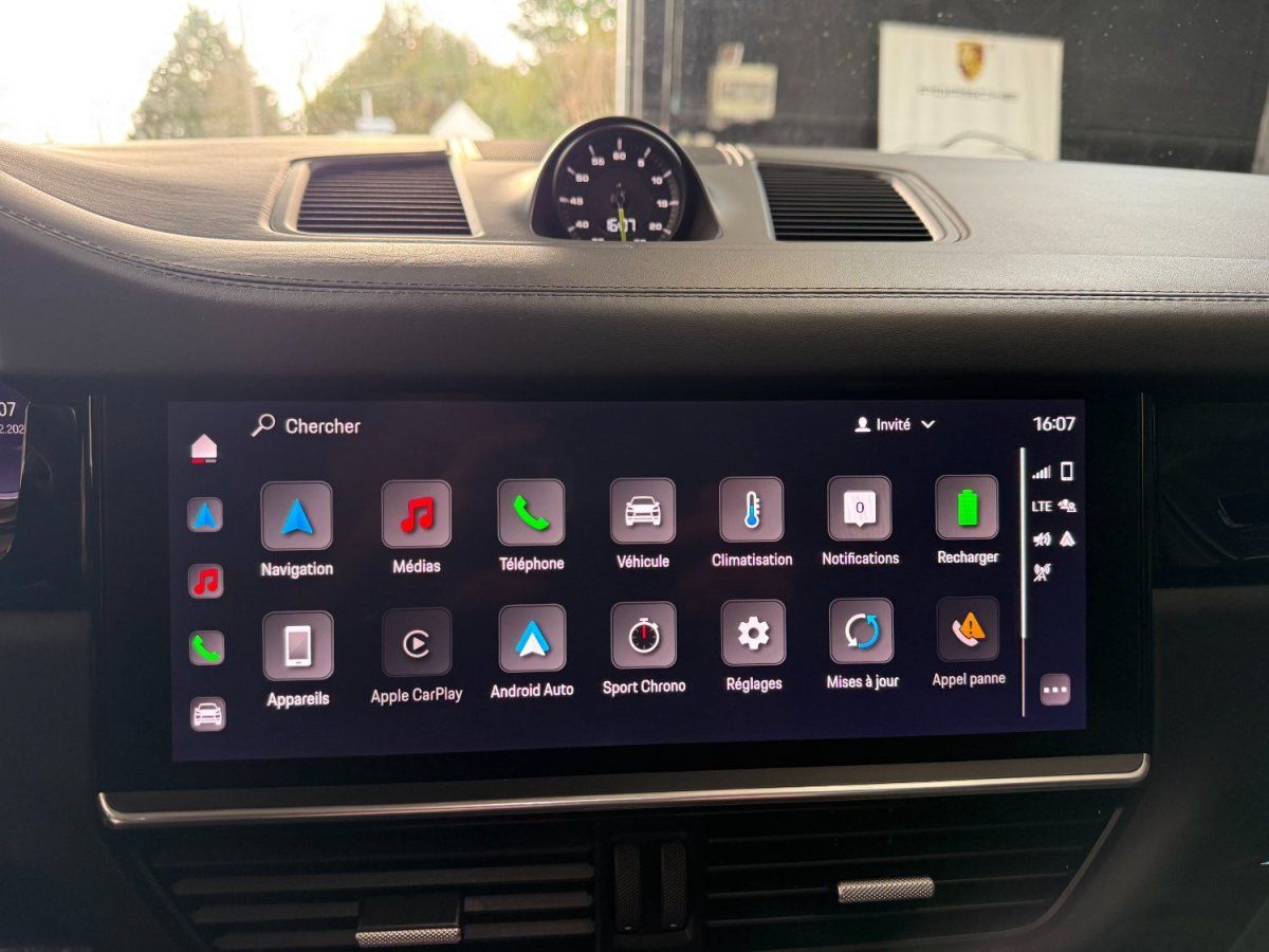 Porsche Cayenne E-Hybrid 2021 — detail interieur (9)