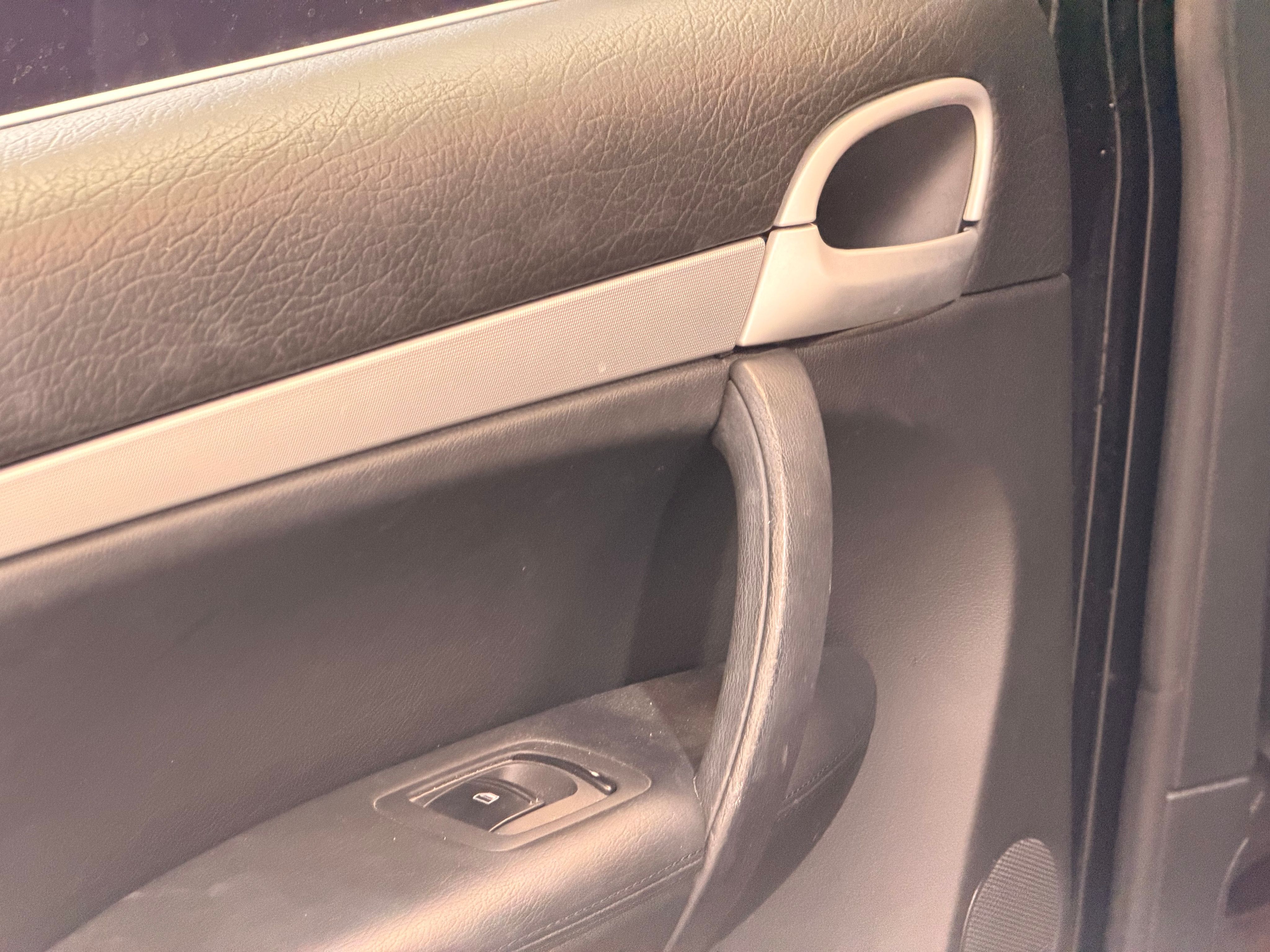 Porsche Cayenne S 2005 — detail (39)