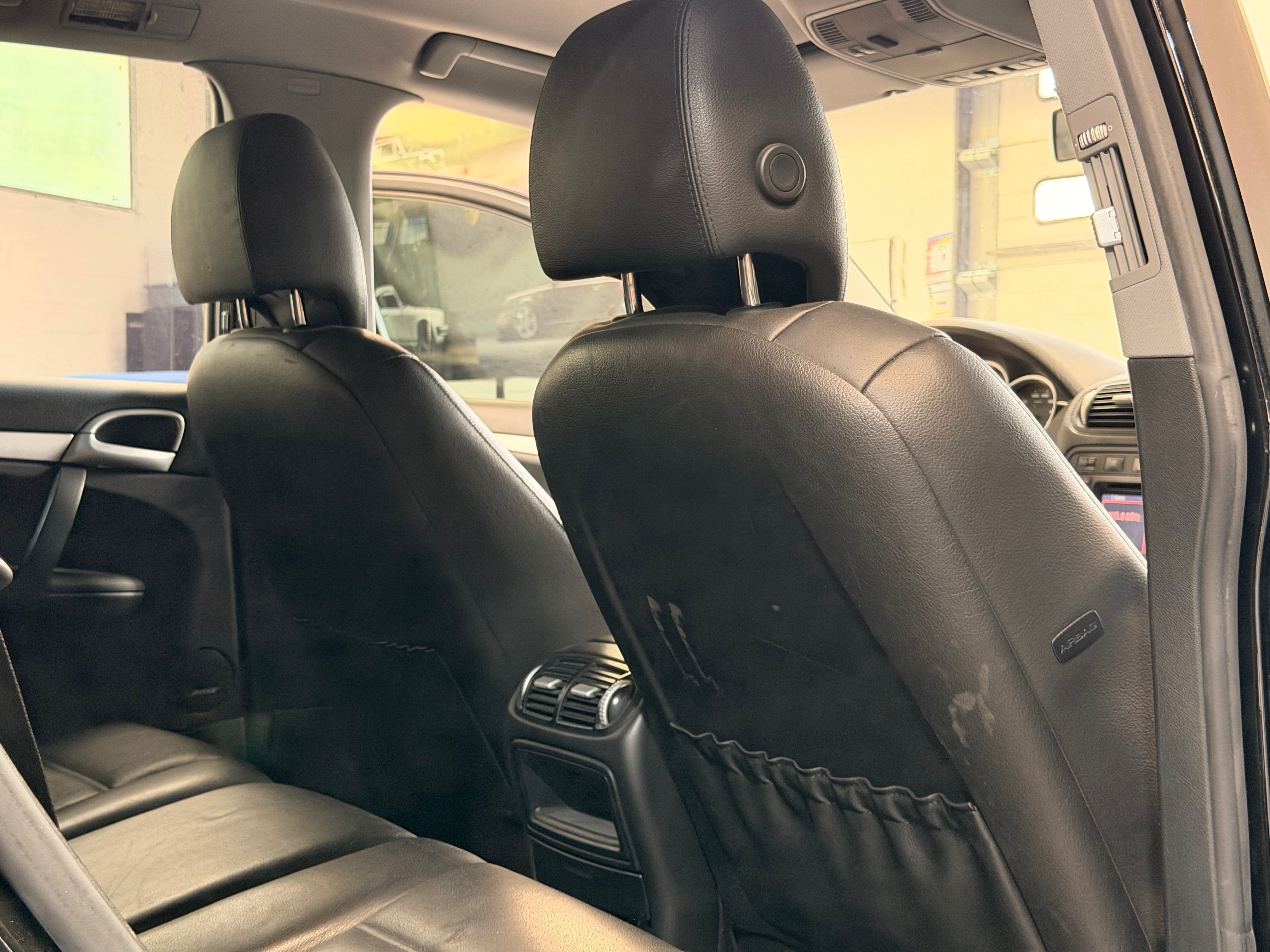 Porsche Cayenne S 2005 — sieges (22)